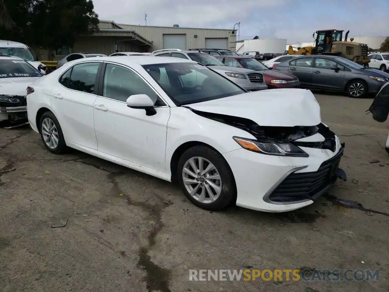 4 Photograph of a damaged car 4T1C11AK0NU674810 TOYOTA CAMRY 2020