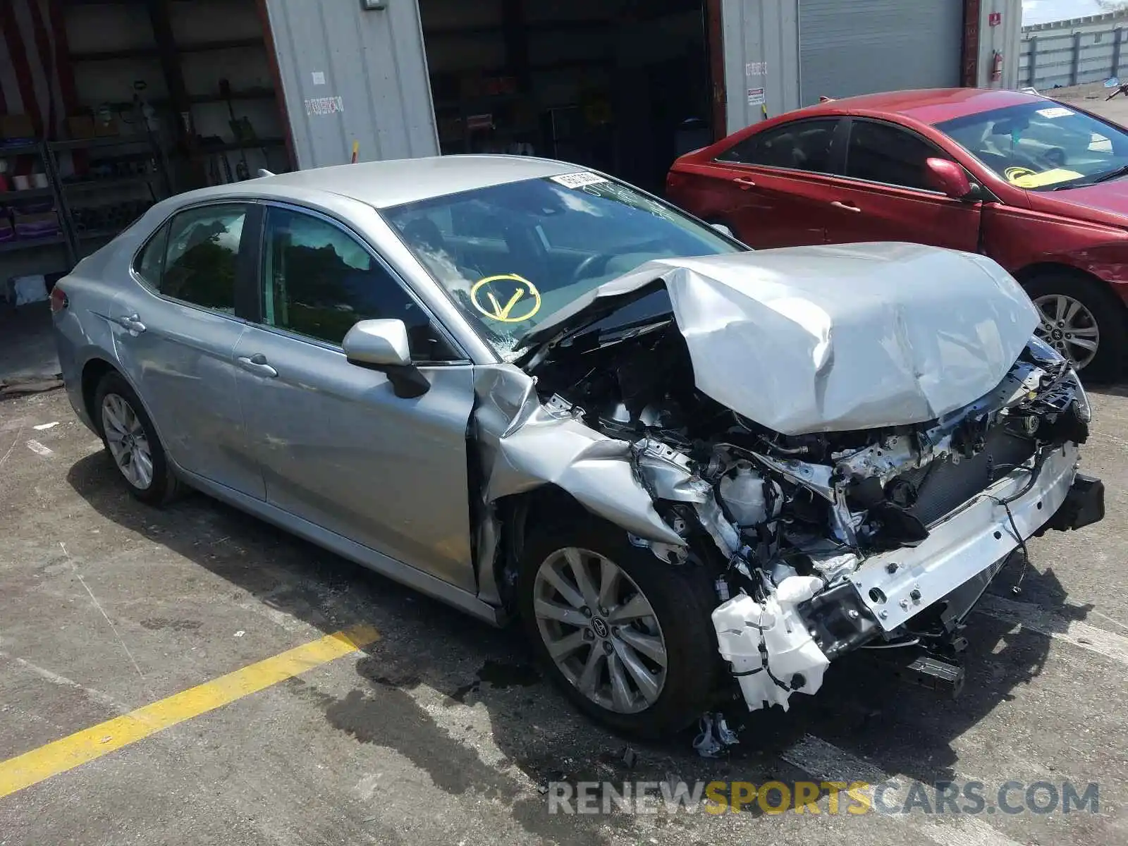 1 Photograph of a damaged car 4T1C11AK1LU315902 TOYOTA CAMRY 2020