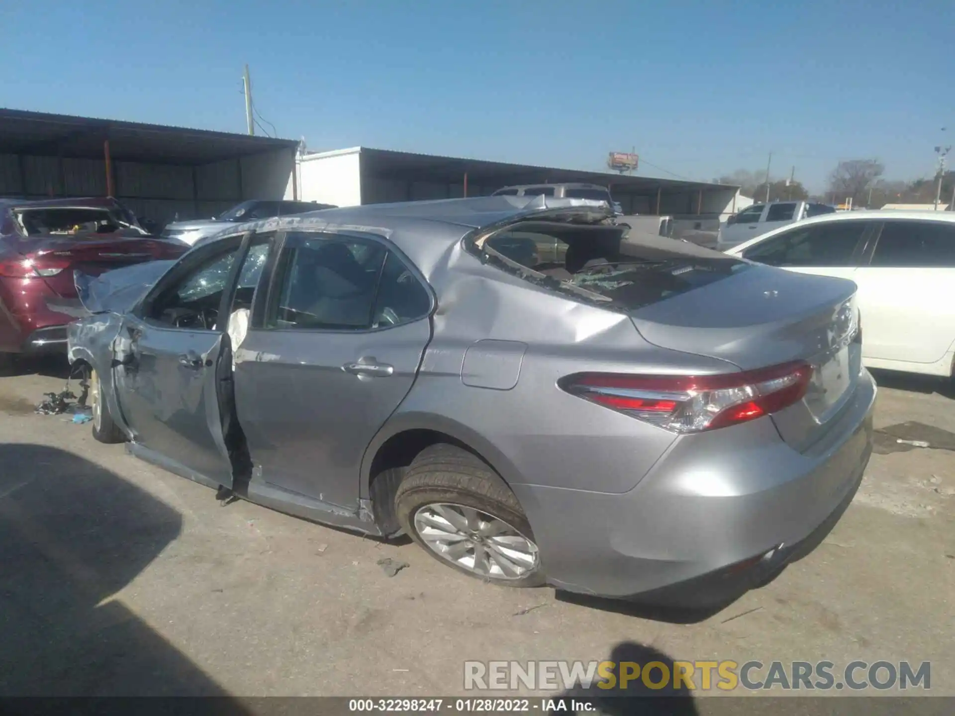 3 Photograph of a damaged car 4T1C11AK1LU329640 TOYOTA CAMRY 2020