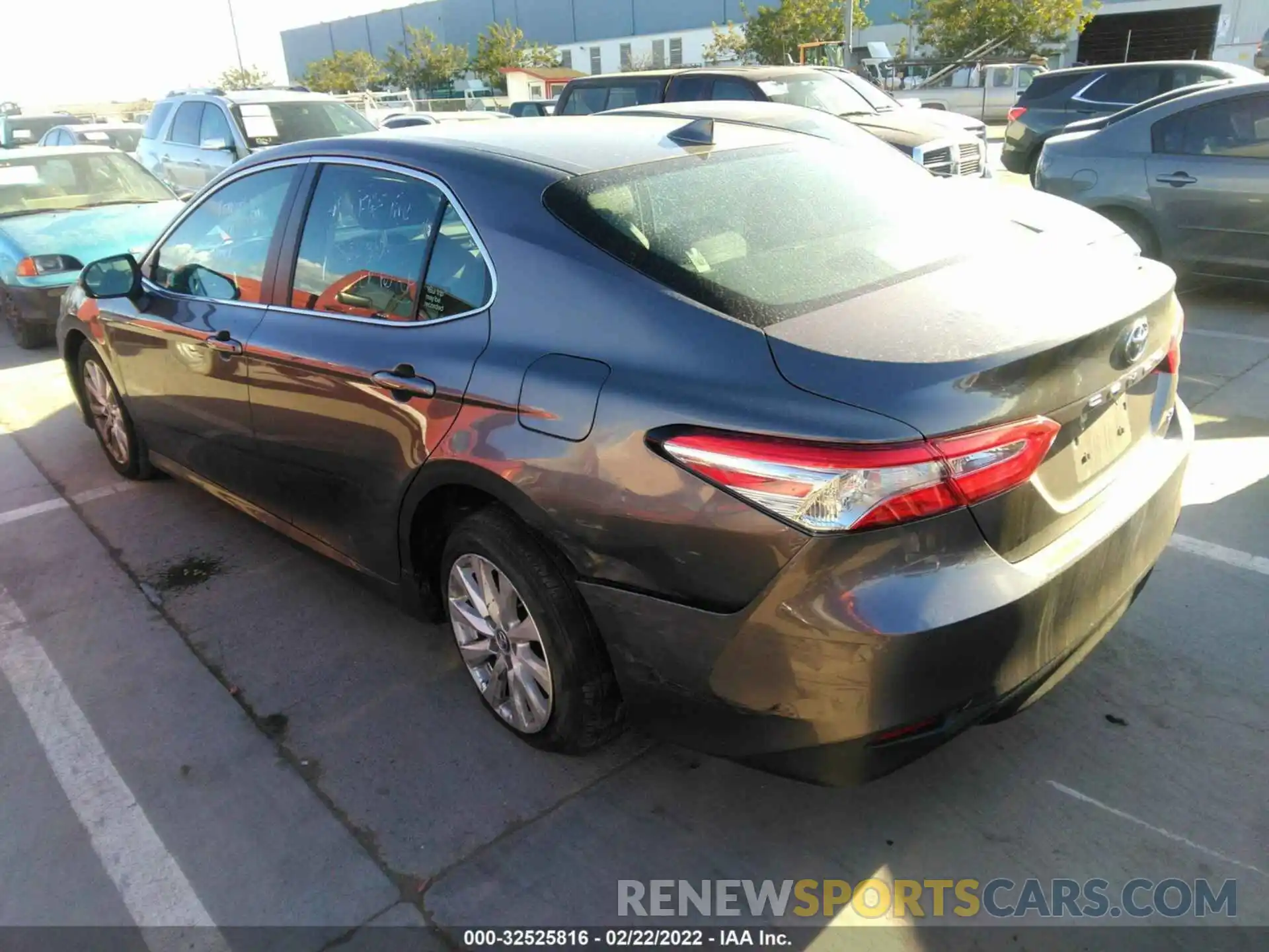 3 Photograph of a damaged car 4T1C11AK1LU331646 TOYOTA CAMRY 2020