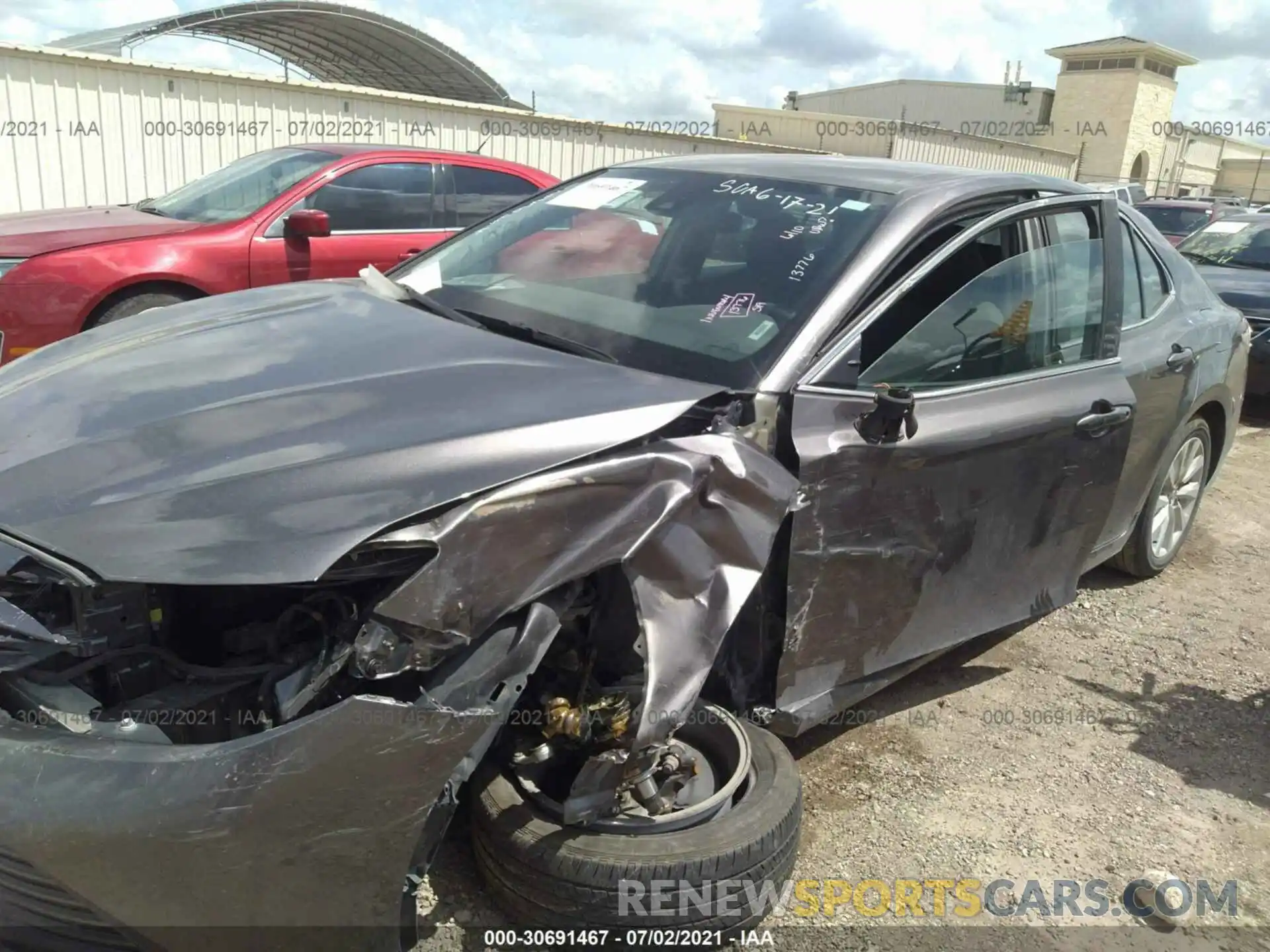 6 Photograph of a damaged car 4T1C11AK1LU331999 TOYOTA CAMRY 2020