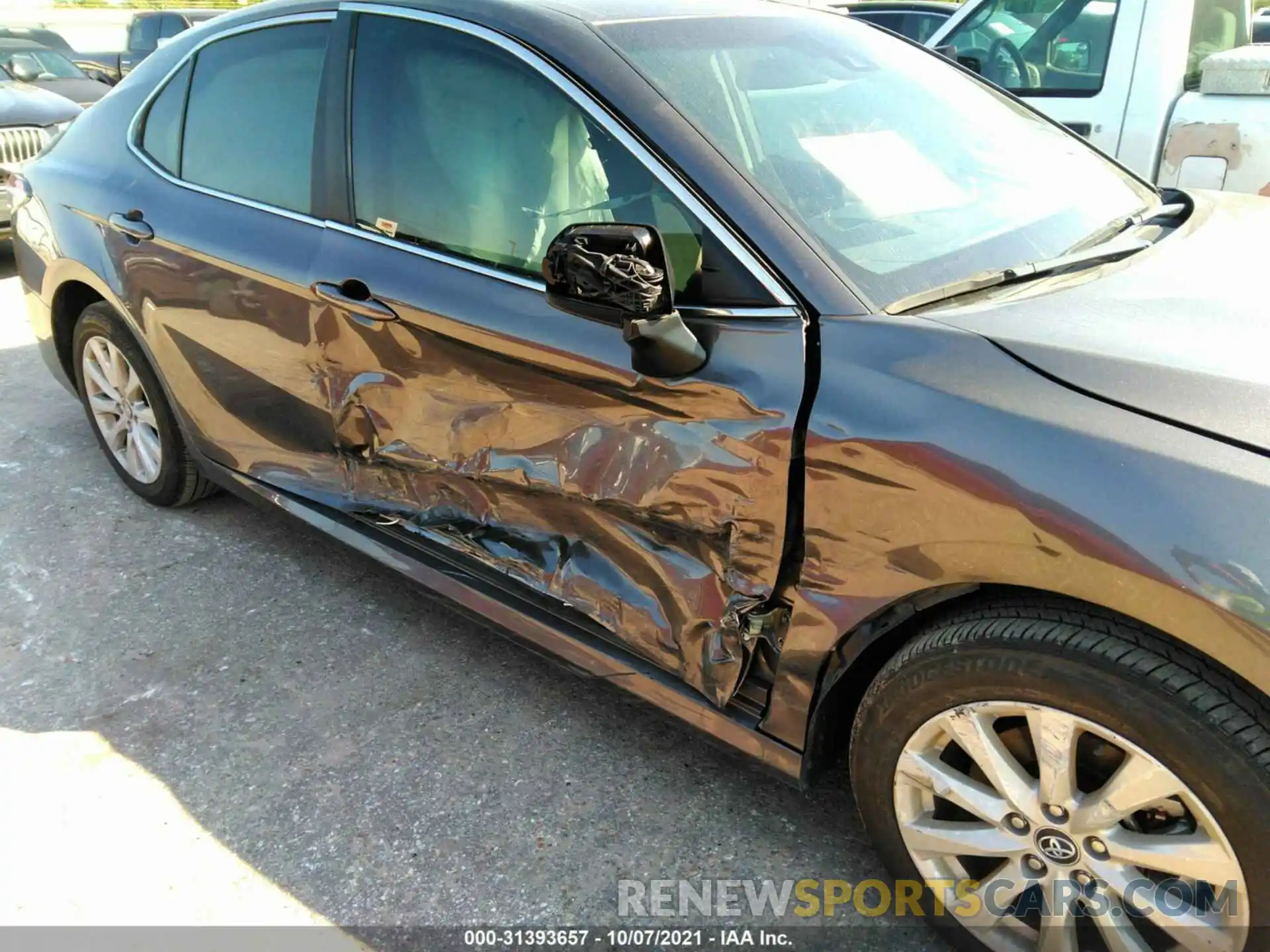 6 Photograph of a damaged car 4T1C11AK1LU337396 TOYOTA CAMRY 2020