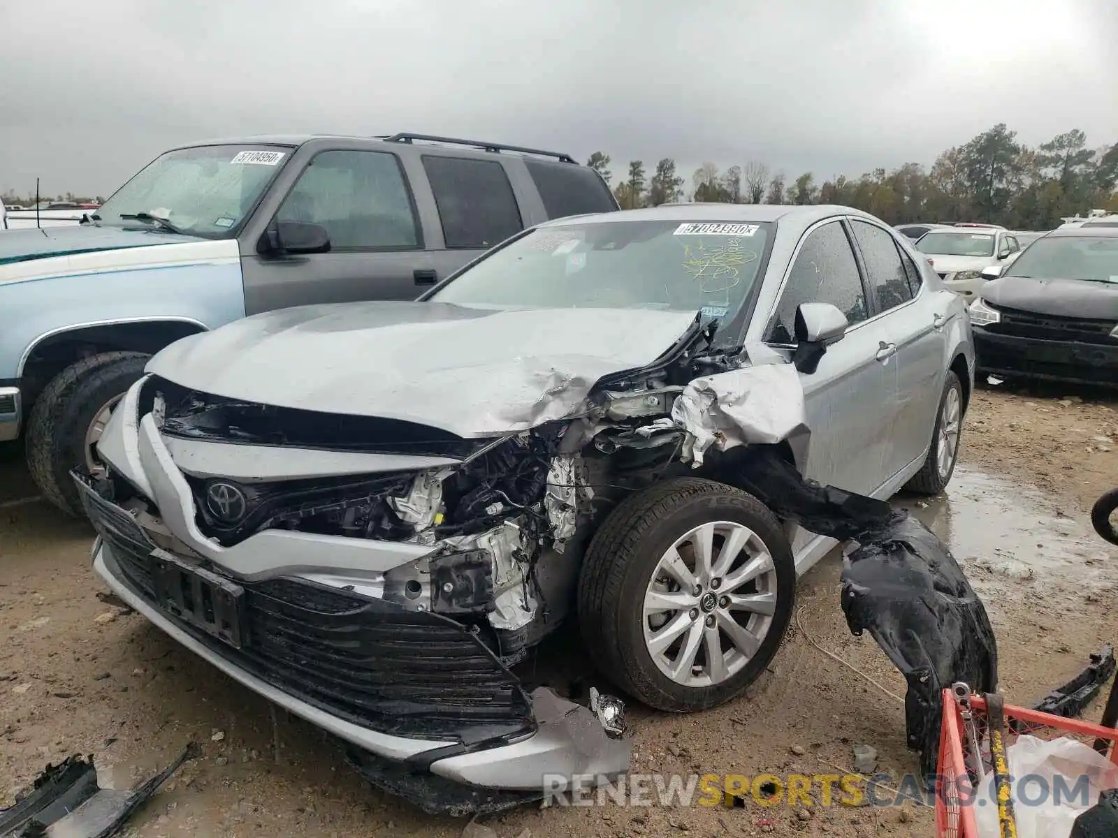 2 Photograph of a damaged car 4T1C11AK1LU343103 TOYOTA CAMRY 2020