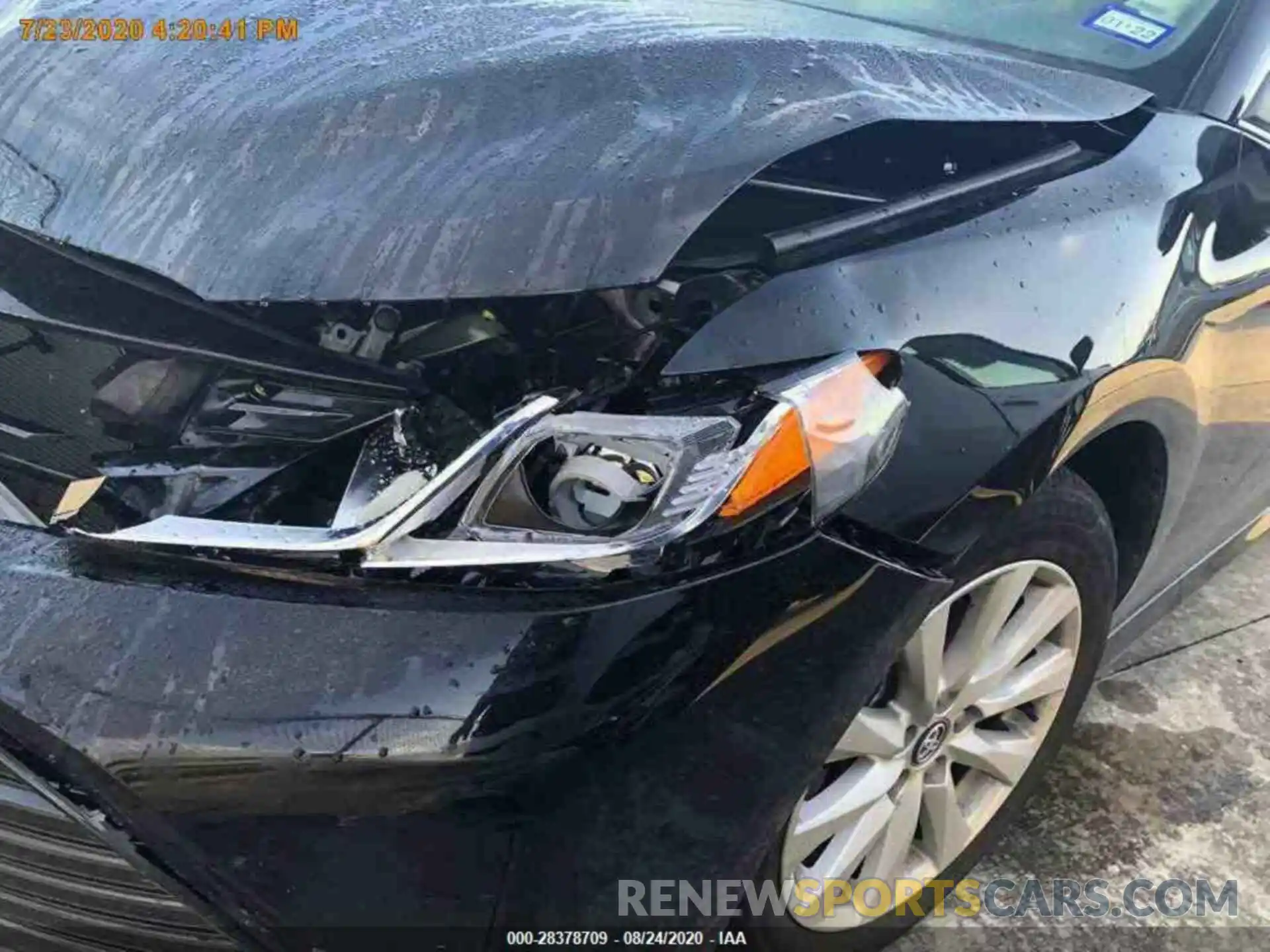 10 Photograph of a damaged car 4T1C11AK1LU344817 TOYOTA CAMRY 2020