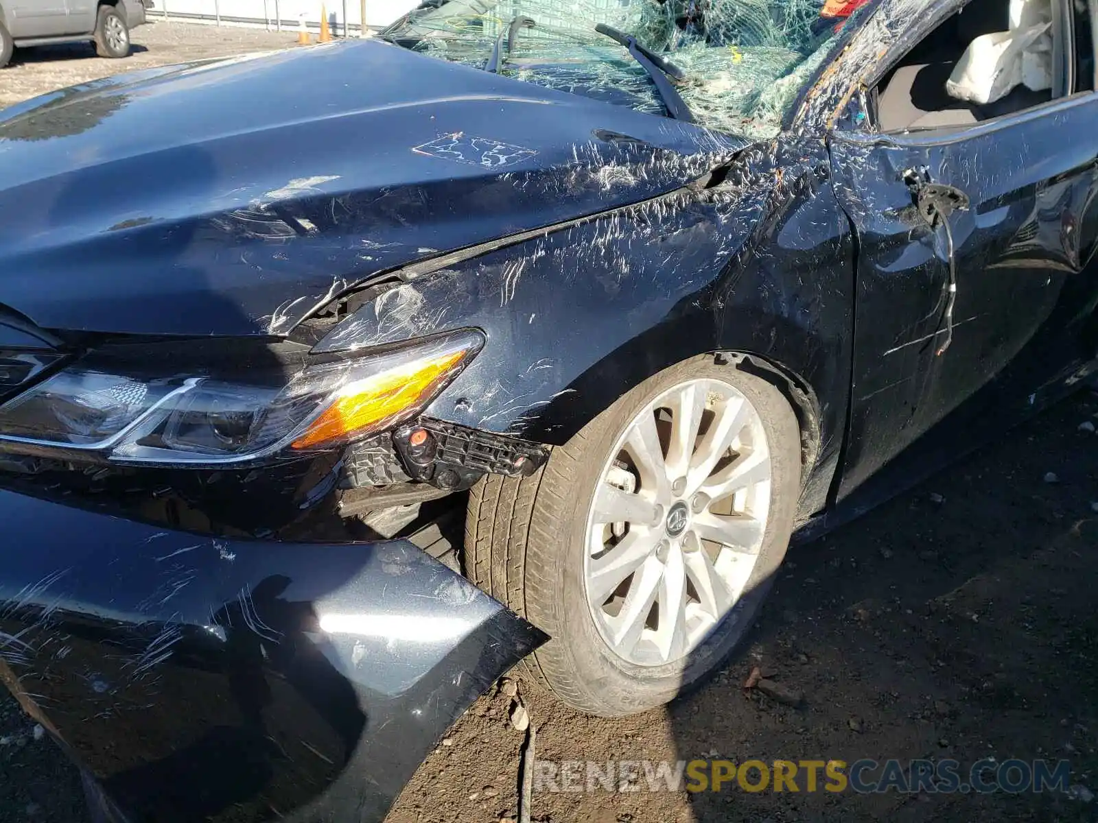 10 Photograph of a damaged car 4T1C11AK1LU346132 TOYOTA CAMRY 2020