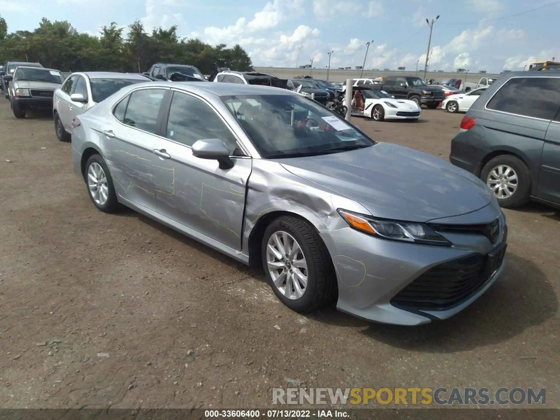 1 Photograph of a damaged car 4T1C11AK1LU355980 TOYOTA CAMRY 2020