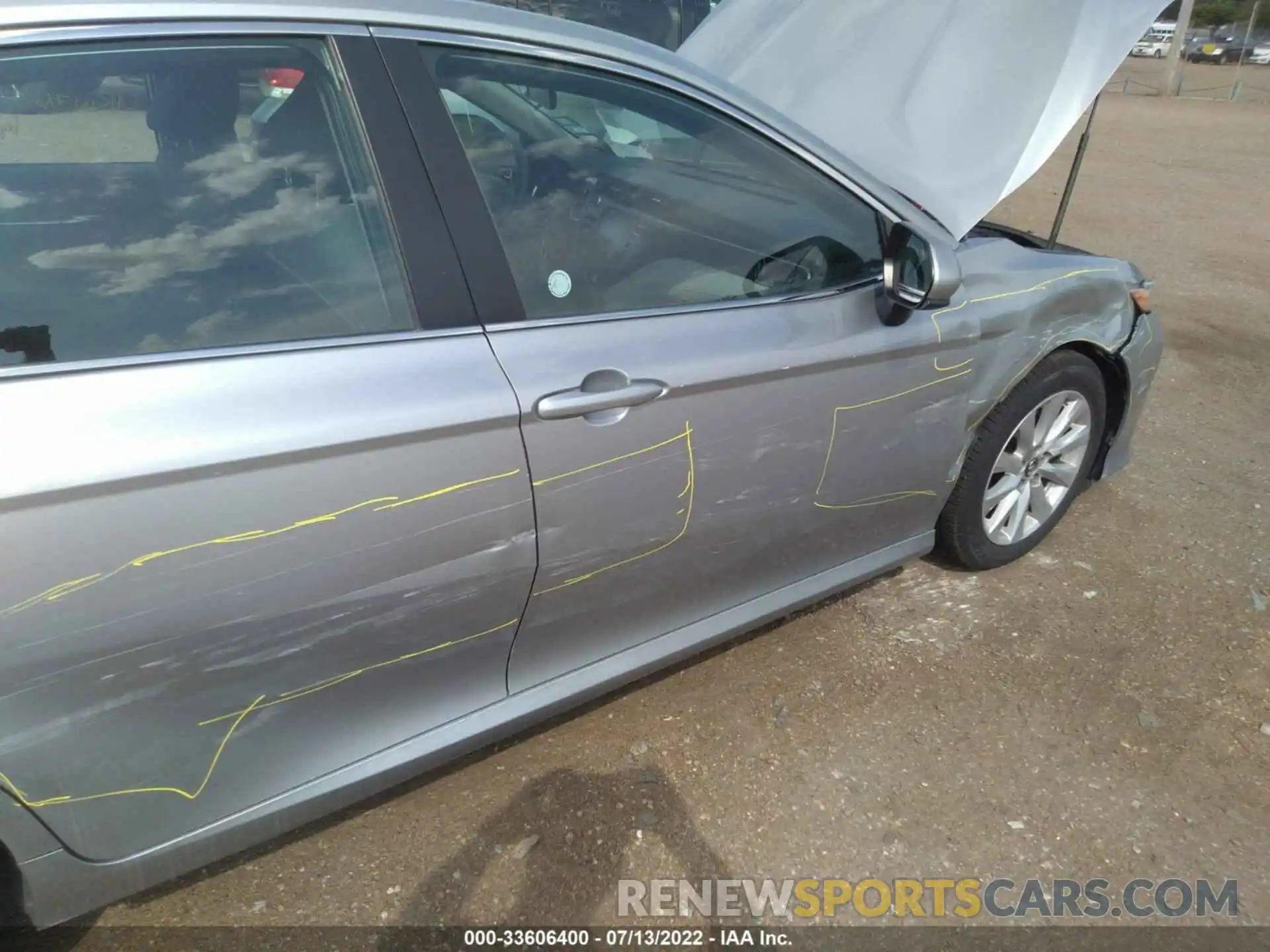 6 Photograph of a damaged car 4T1C11AK1LU355980 TOYOTA CAMRY 2020