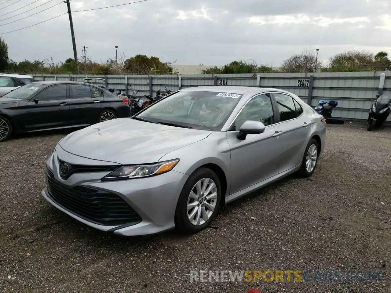 2 Photograph of a damaged car 4T1C11AK1LU359320 TOYOTA CAMRY 2020