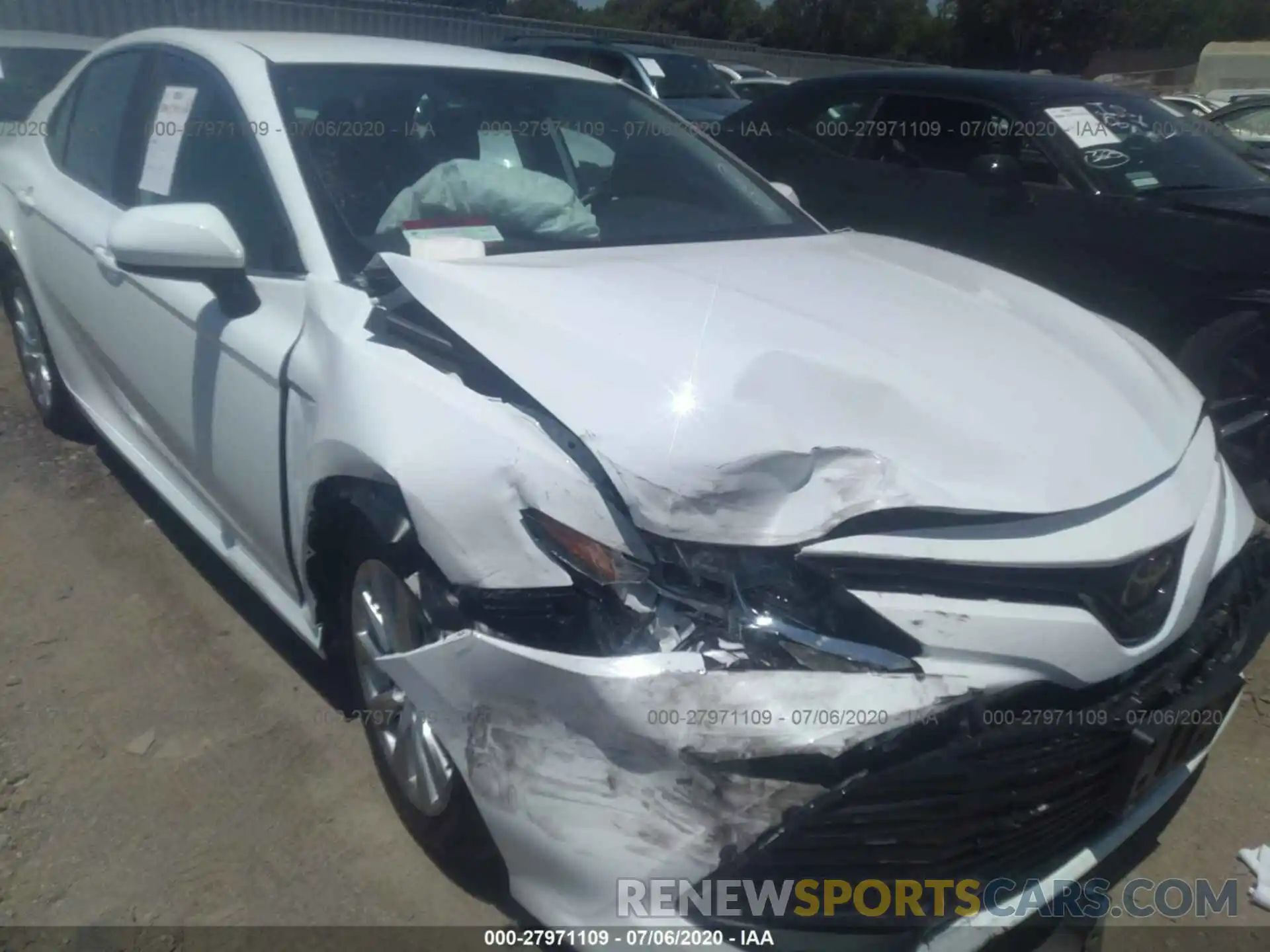 6 Photograph of a damaged car 4T1C11AK1LU364176 TOYOTA CAMRY 2020