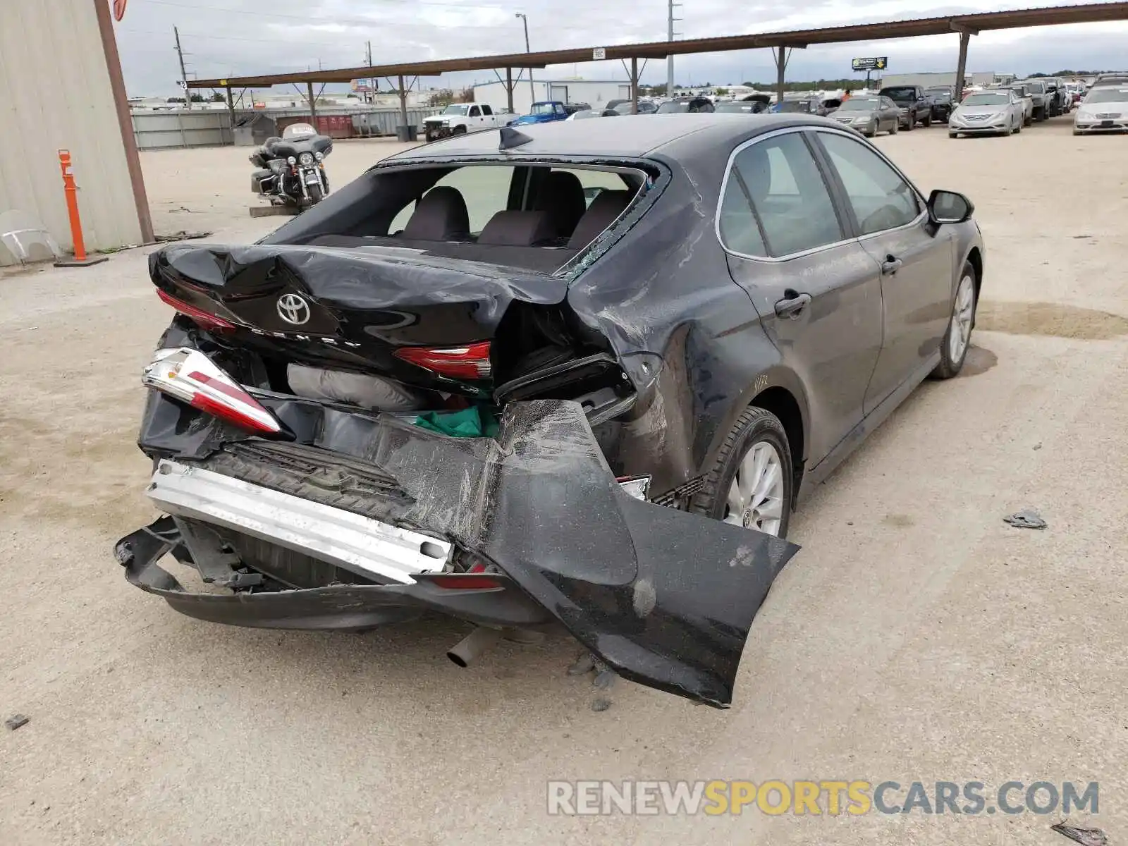 4 Photograph of a damaged car 4T1C11AK1LU364713 TOYOTA CAMRY 2020