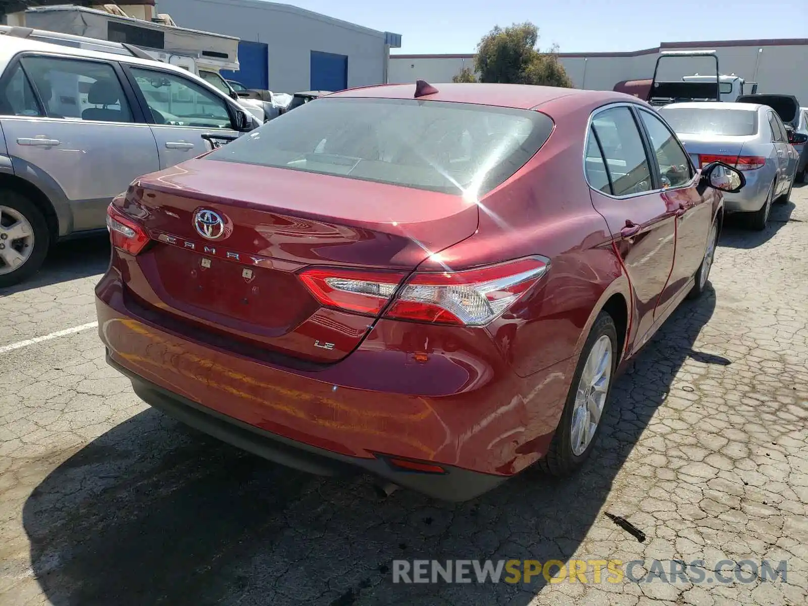 4 Photograph of a damaged car 4T1C11AK1LU370558 TOYOTA CAMRY 2020