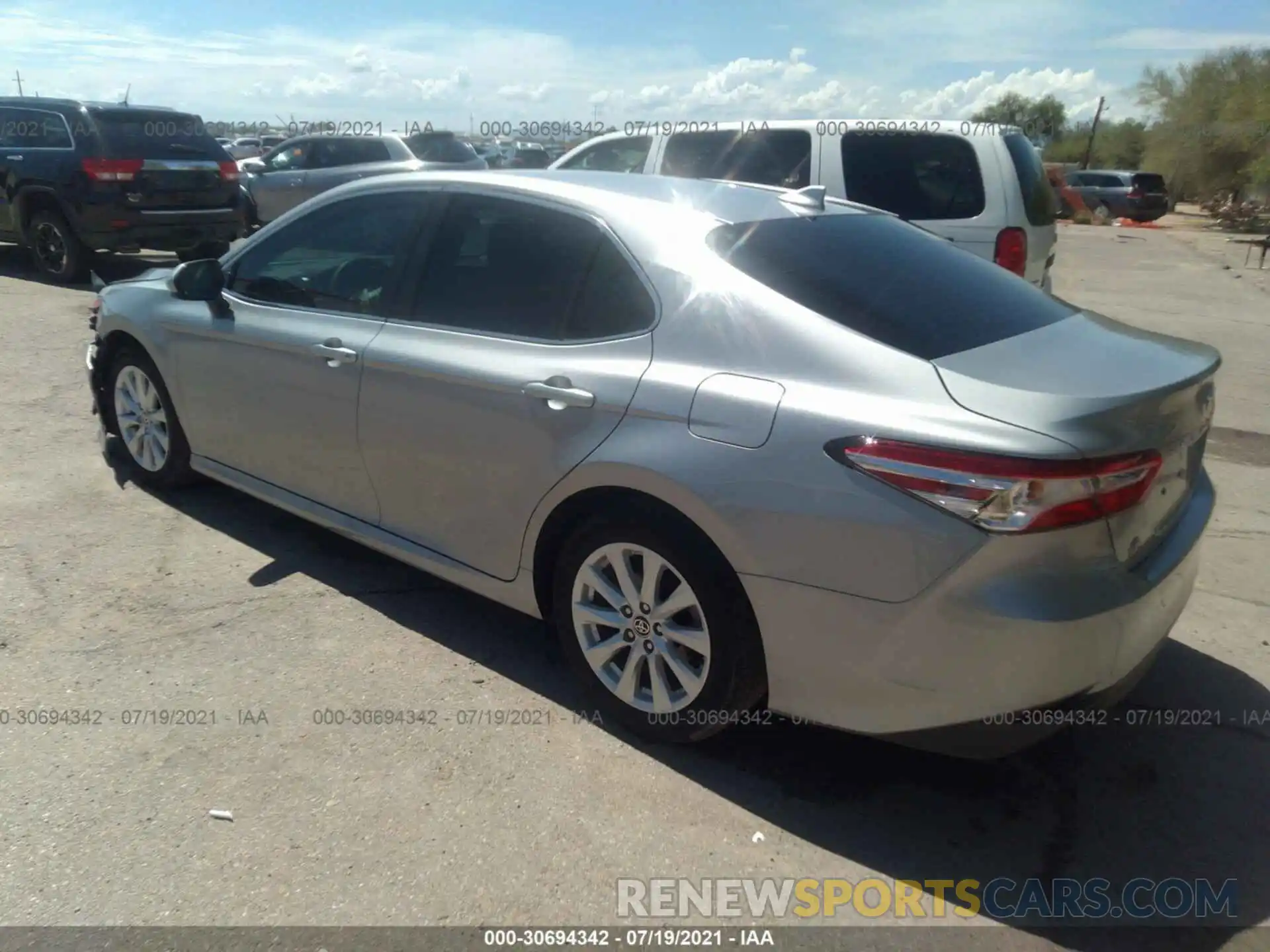 3 Photograph of a damaged car 4T1C11AK1LU386629 TOYOTA CAMRY 2020