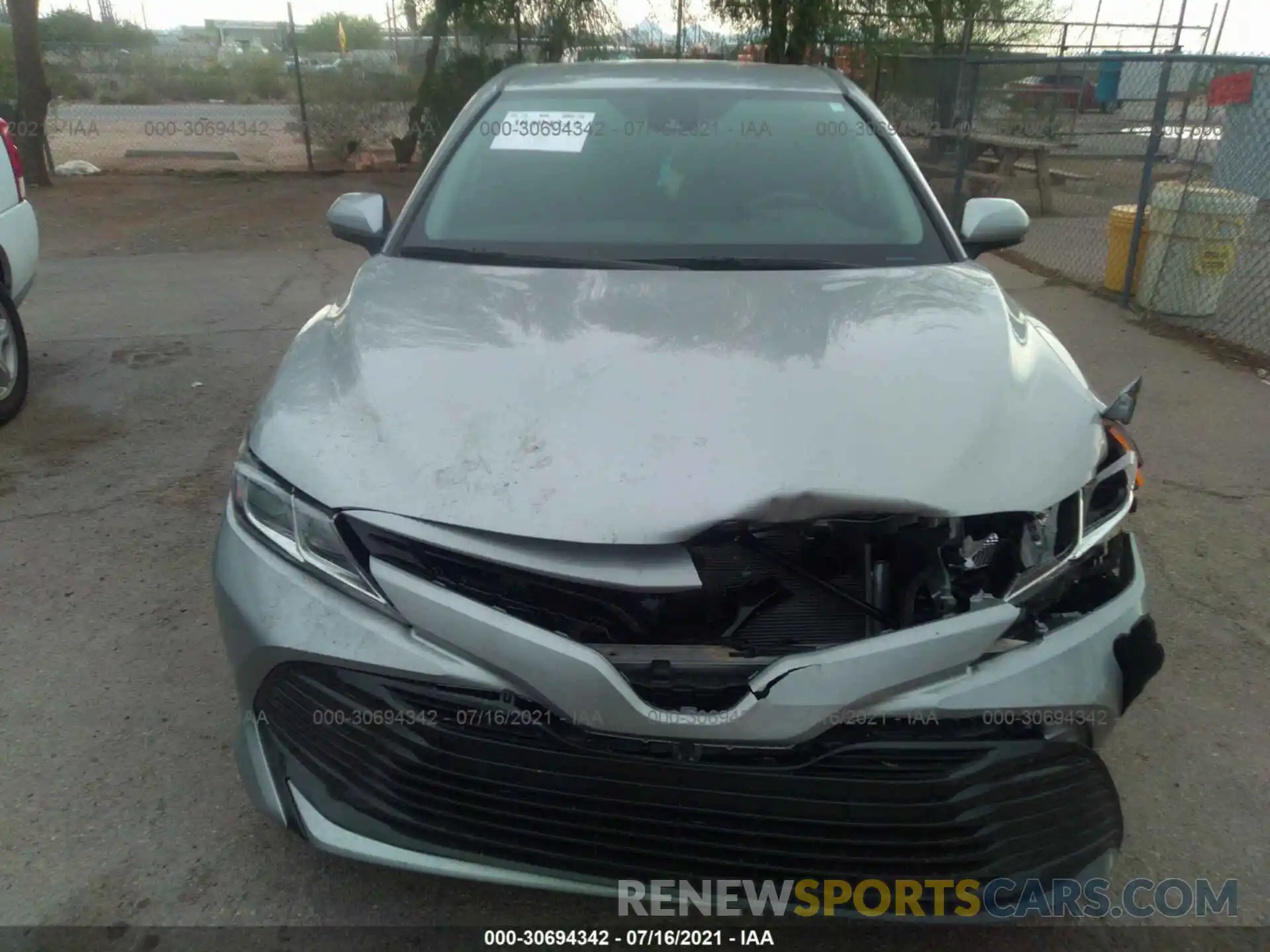 6 Photograph of a damaged car 4T1C11AK1LU386629 TOYOTA CAMRY 2020