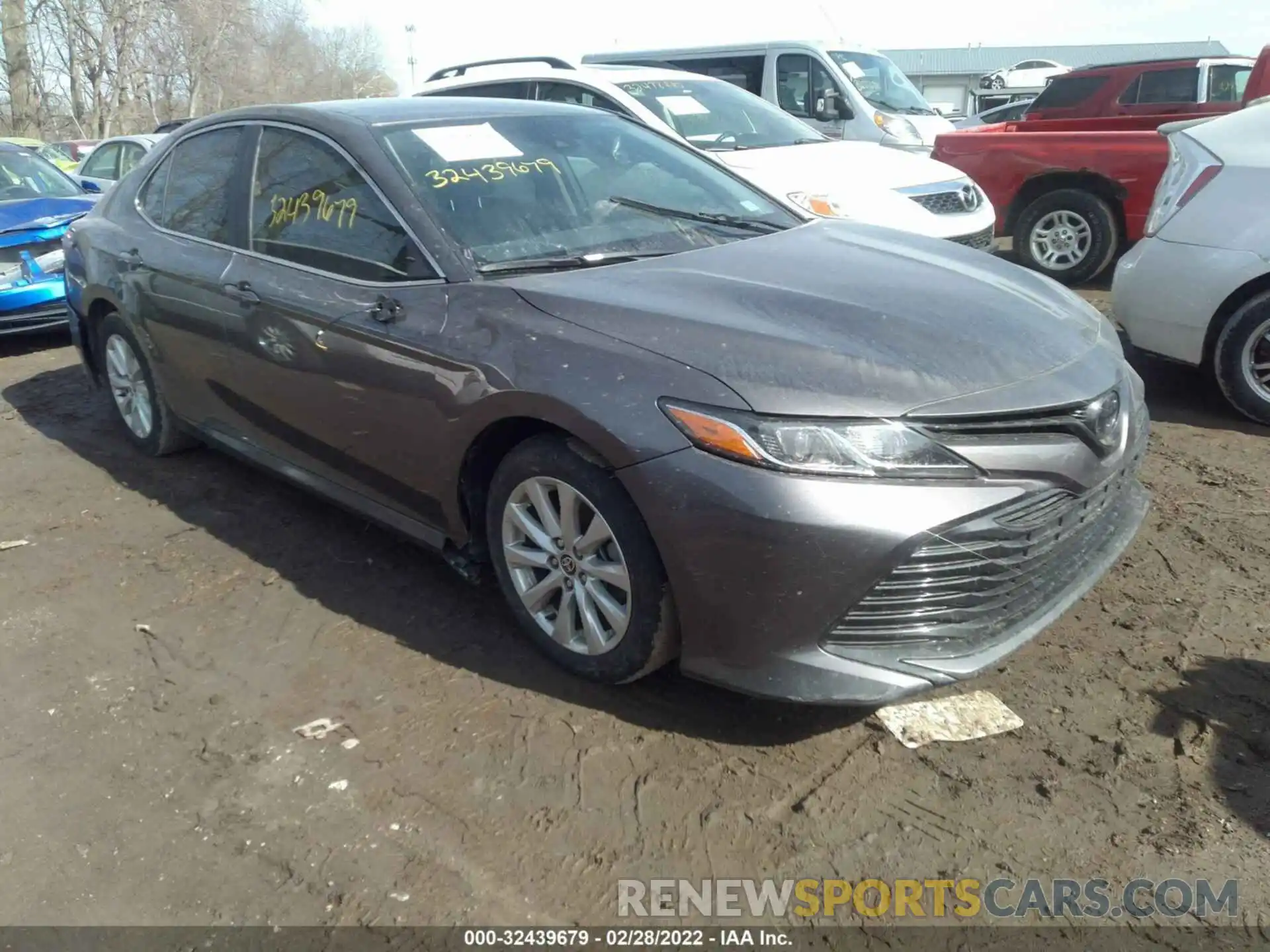 1 Photograph of a damaged car 4T1C11AK1LU400934 TOYOTA CAMRY 2020