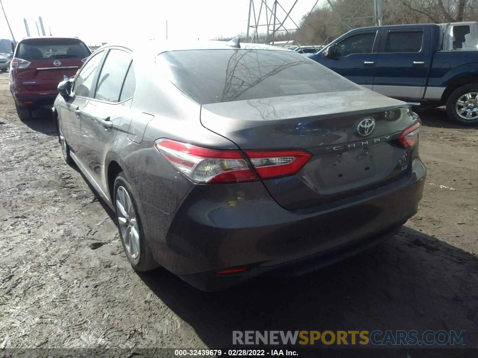 3 Photograph of a damaged car 4T1C11AK1LU400934 TOYOTA CAMRY 2020