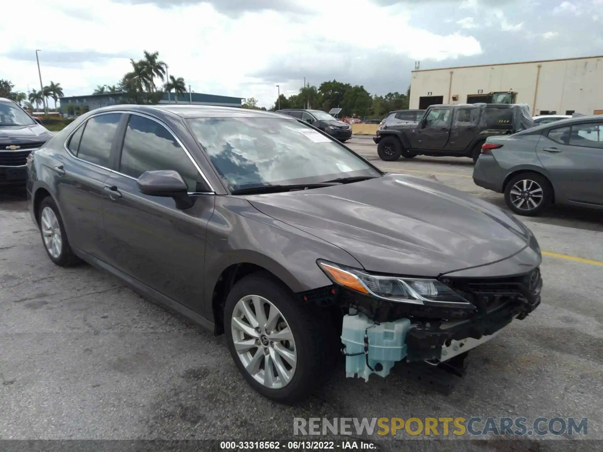 1 Photograph of a damaged car 4T1C11AK1LU505957 TOYOTA CAMRY 2020