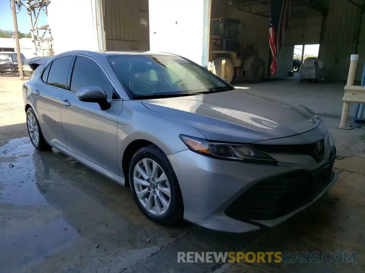 1 Photograph of a damaged car 4T1C11AK1LU860627 TOYOTA CAMRY 2020