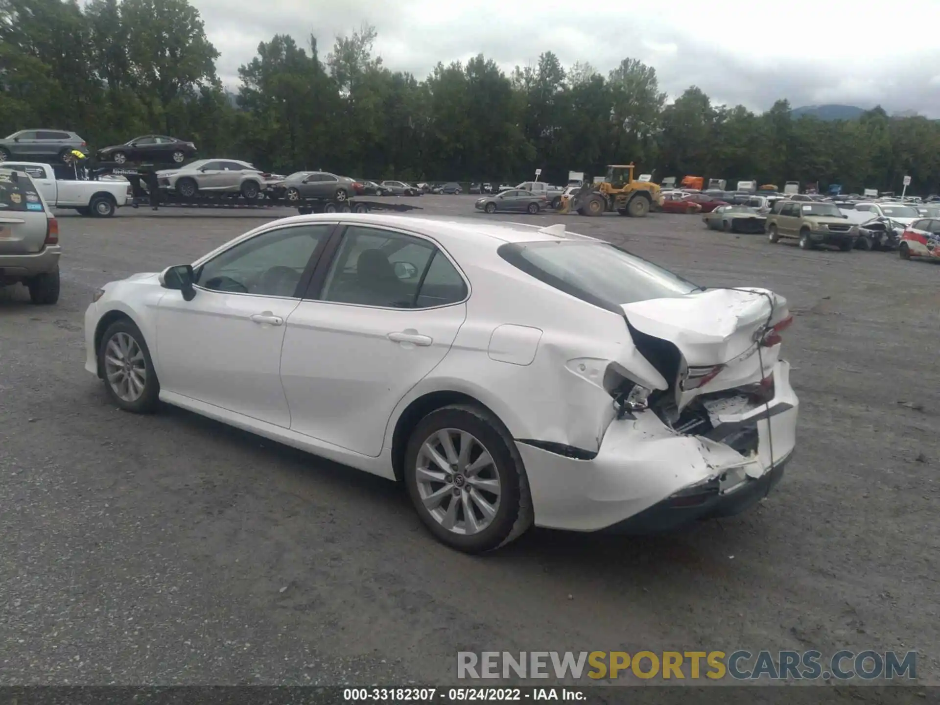 3 Photograph of a damaged car 4T1C11AK1LU870669 TOYOTA CAMRY 2020