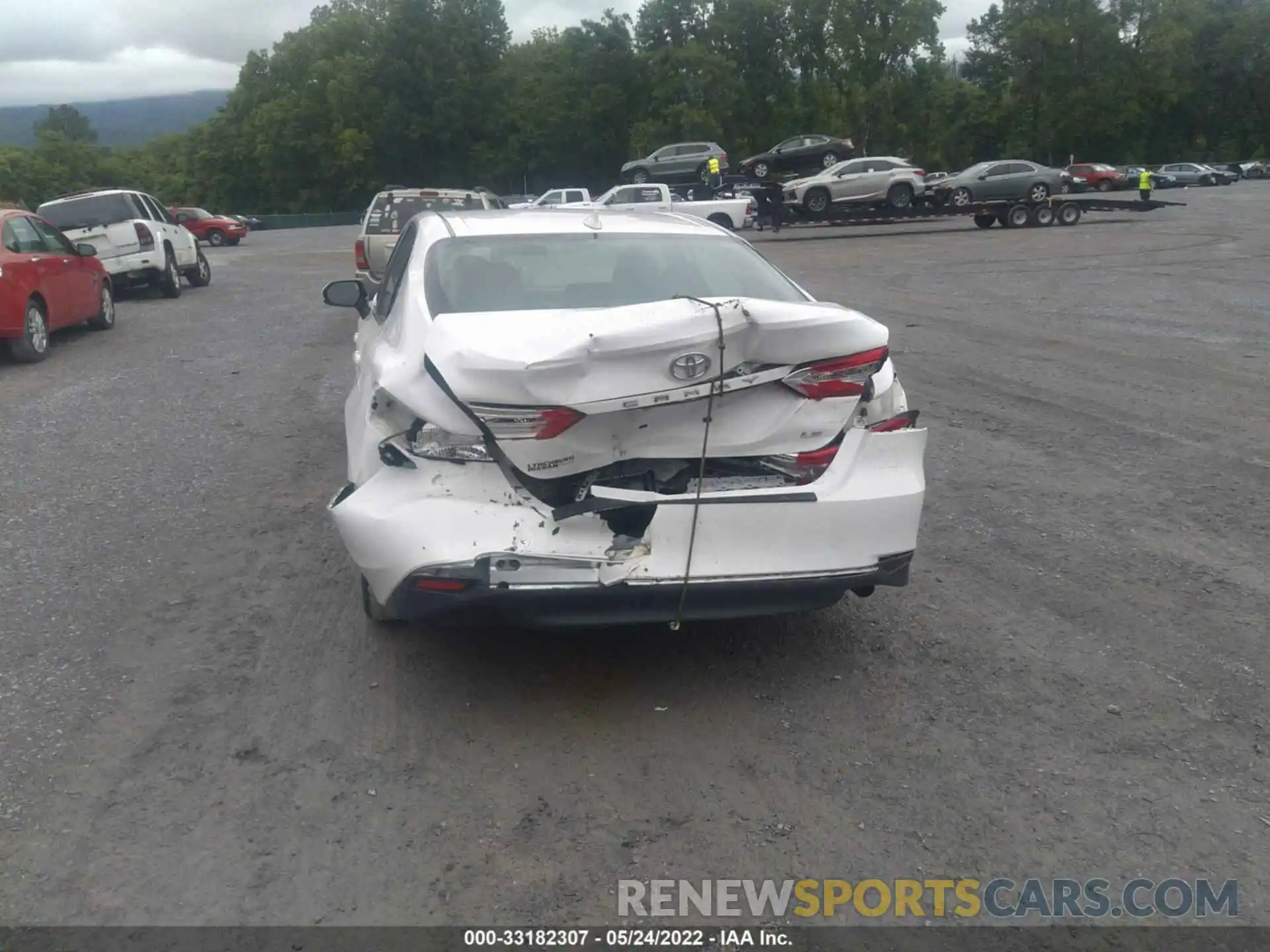 6 Photograph of a damaged car 4T1C11AK1LU870669 TOYOTA CAMRY 2020