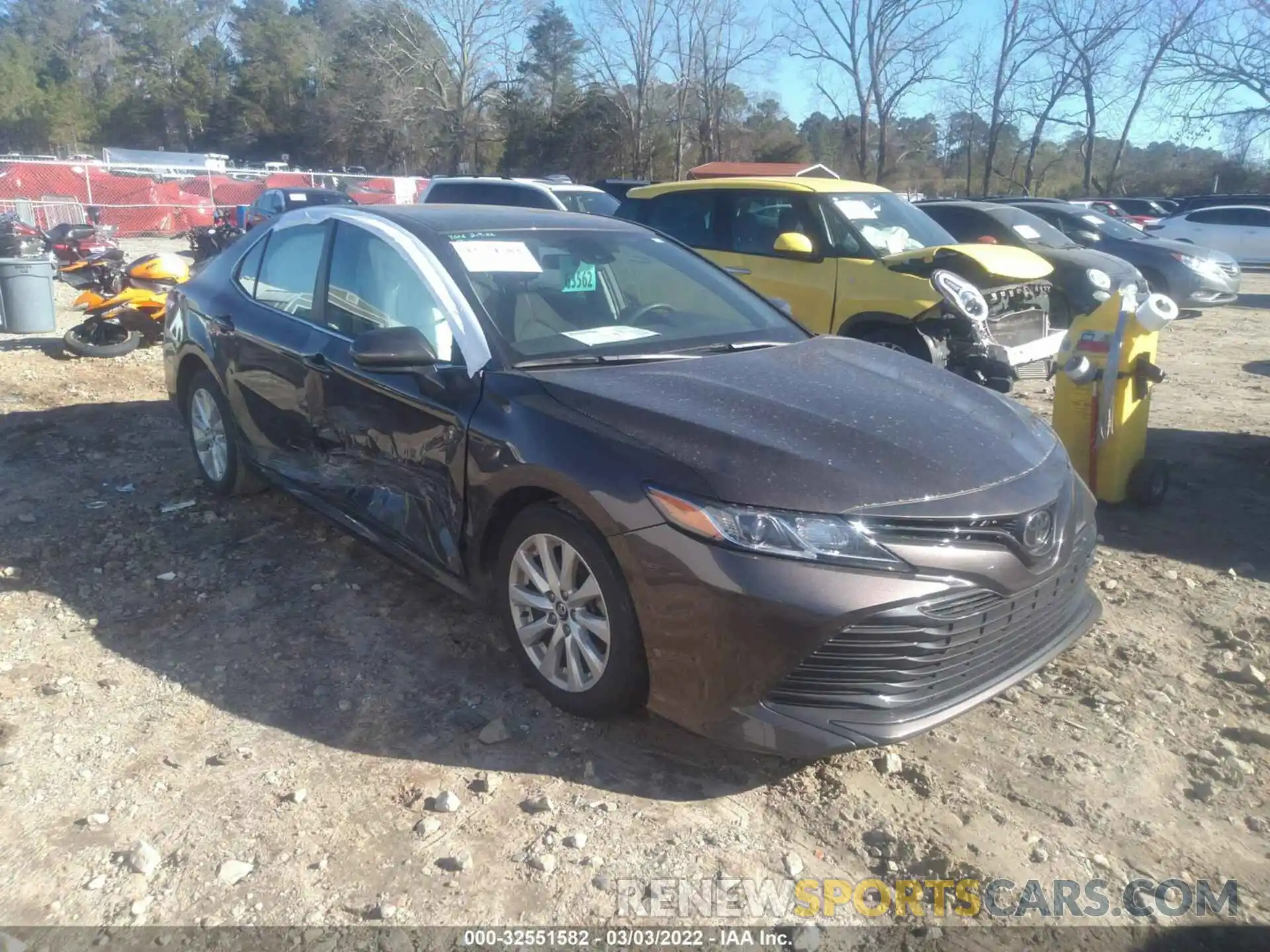 1 Photograph of a damaged car 4T1C11AK1LU872891 TOYOTA CAMRY 2020