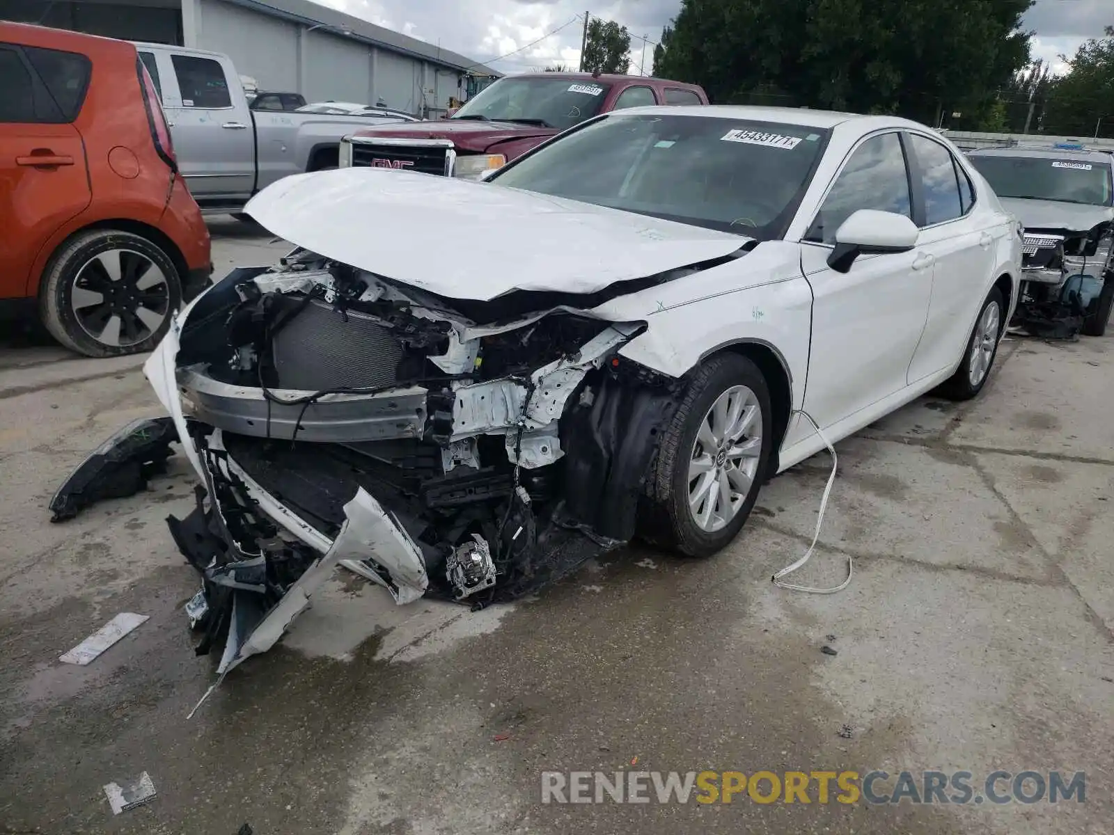 2 Photograph of a damaged car 4T1C11AK1LU879257 TOYOTA CAMRY 2020