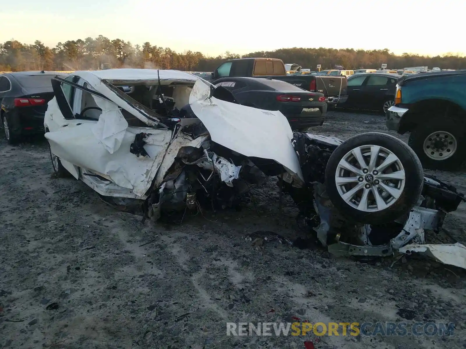 1 Photograph of a damaged car 4T1C11AK1LU880229 TOYOTA CAMRY 2020