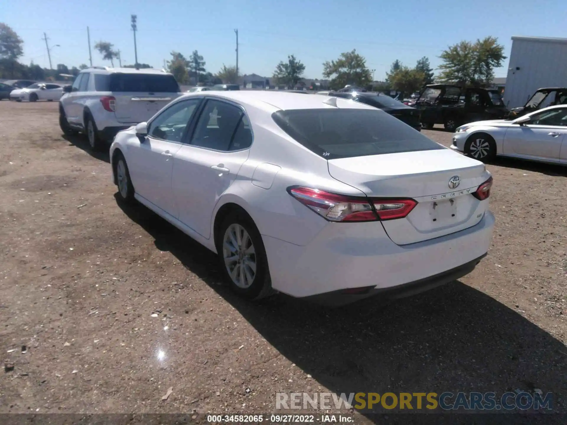 3 Photograph of a damaged car 4T1C11AK1LU886144 TOYOTA CAMRY 2020