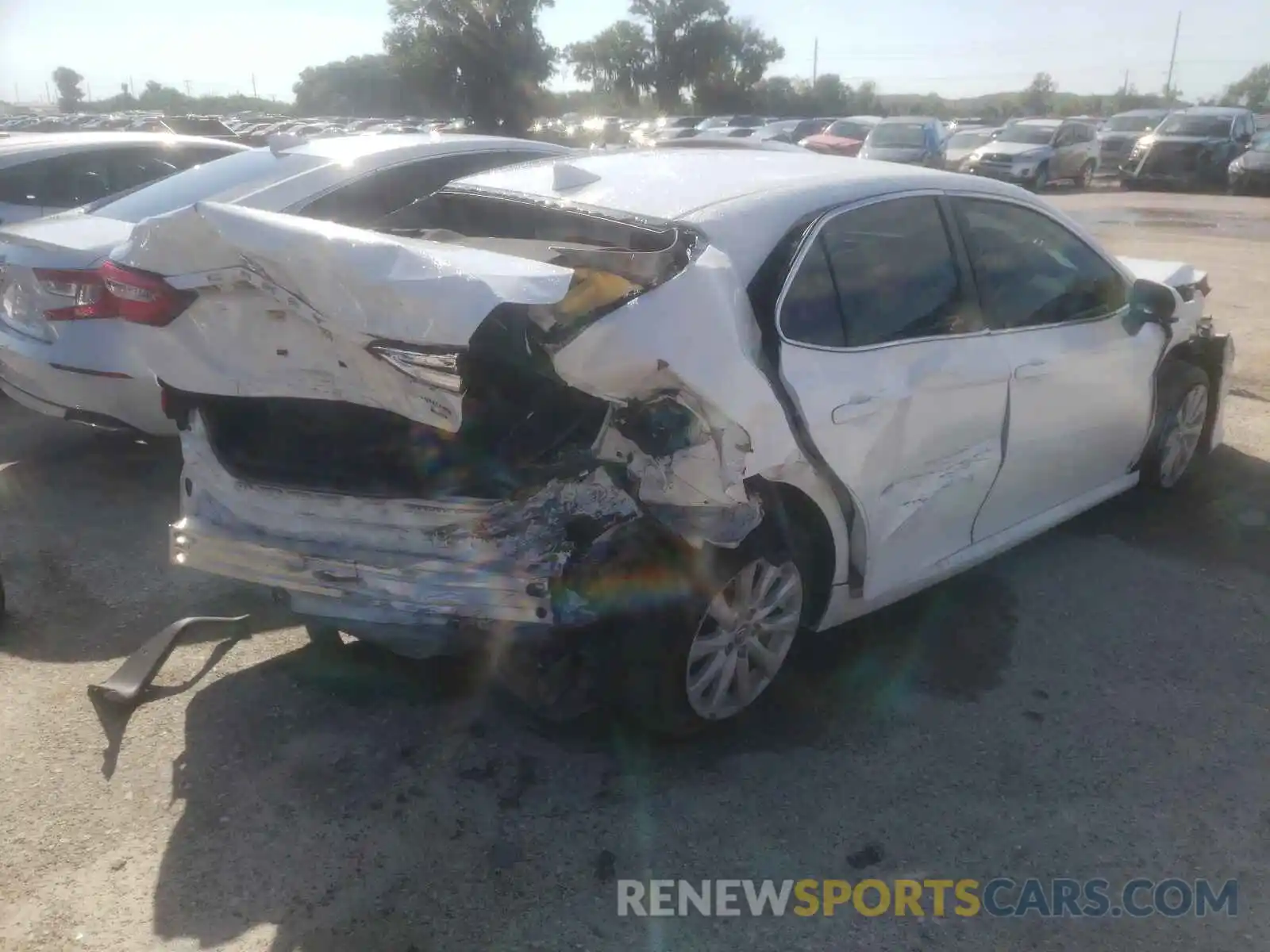 4 Photograph of a damaged car 4T1C11AK1LU891487 TOYOTA CAMRY 2020