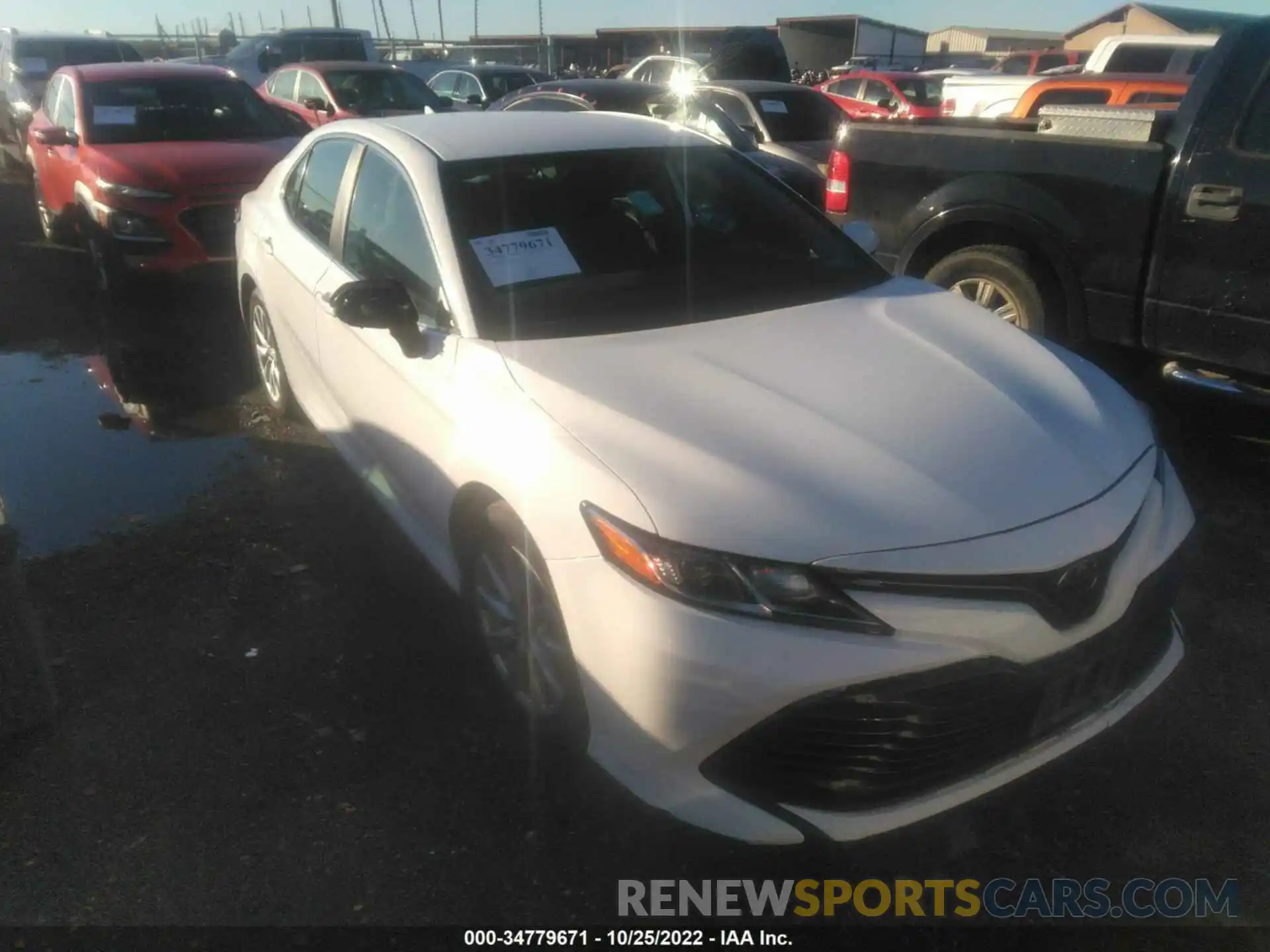 1 Photograph of a damaged car 4T1C11AK1LU916050 TOYOTA CAMRY 2020