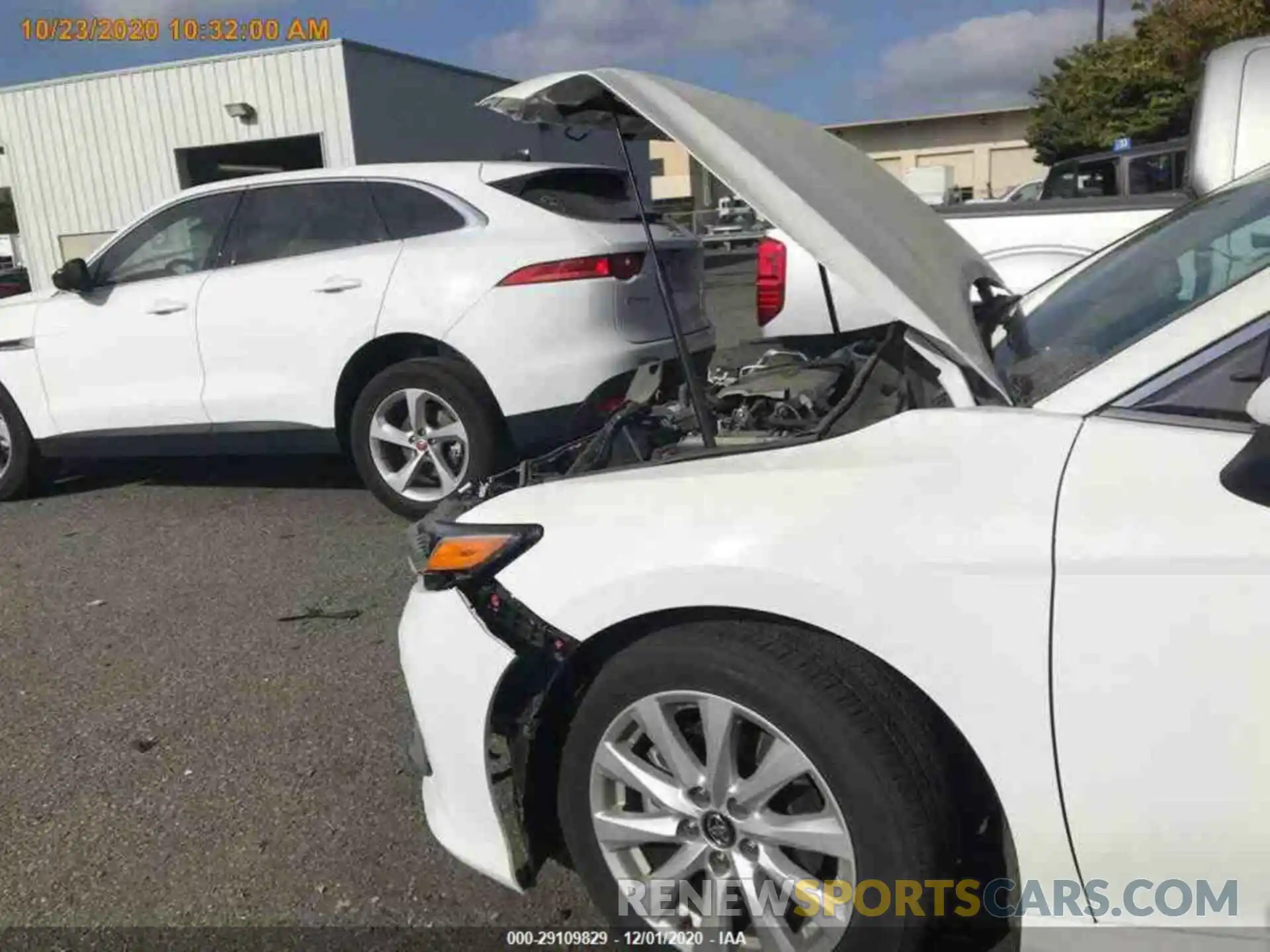 17 Photograph of a damaged car 4T1C11AK1LU916694 TOYOTA CAMRY 2020