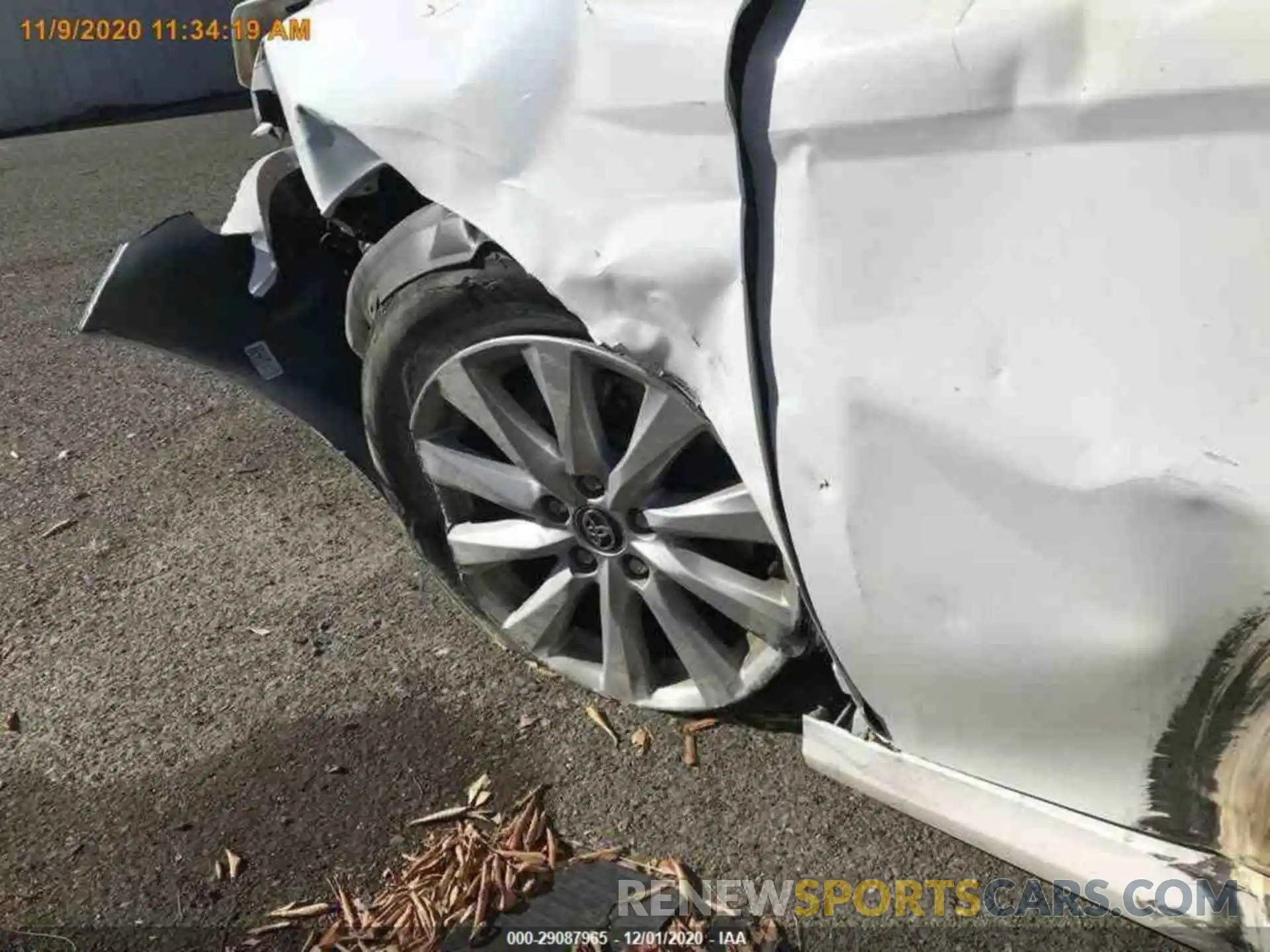 11 Photograph of a damaged car 4T1C11AK1LU917473 TOYOTA CAMRY 2020