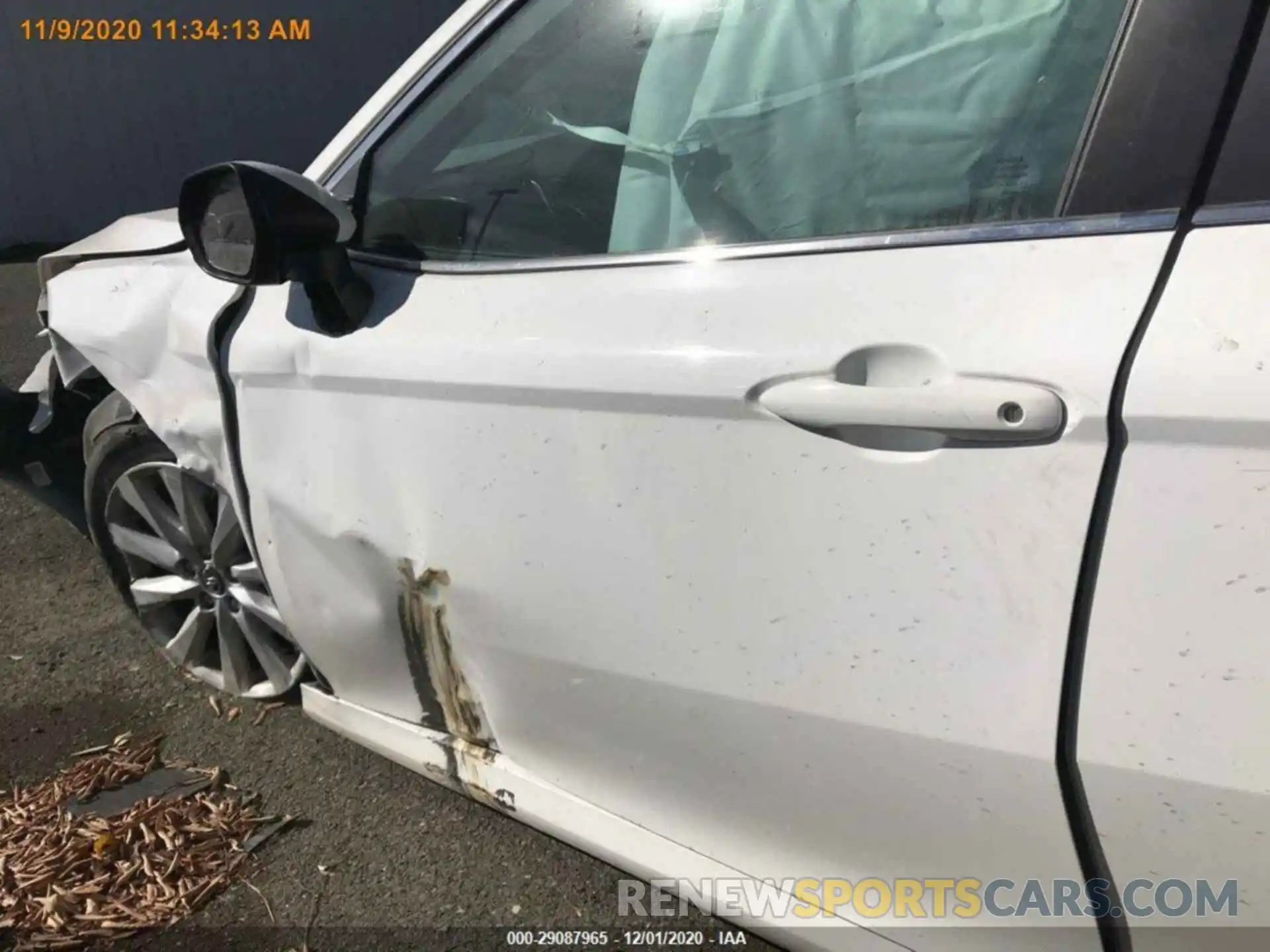 12 Photograph of a damaged car 4T1C11AK1LU917473 TOYOTA CAMRY 2020