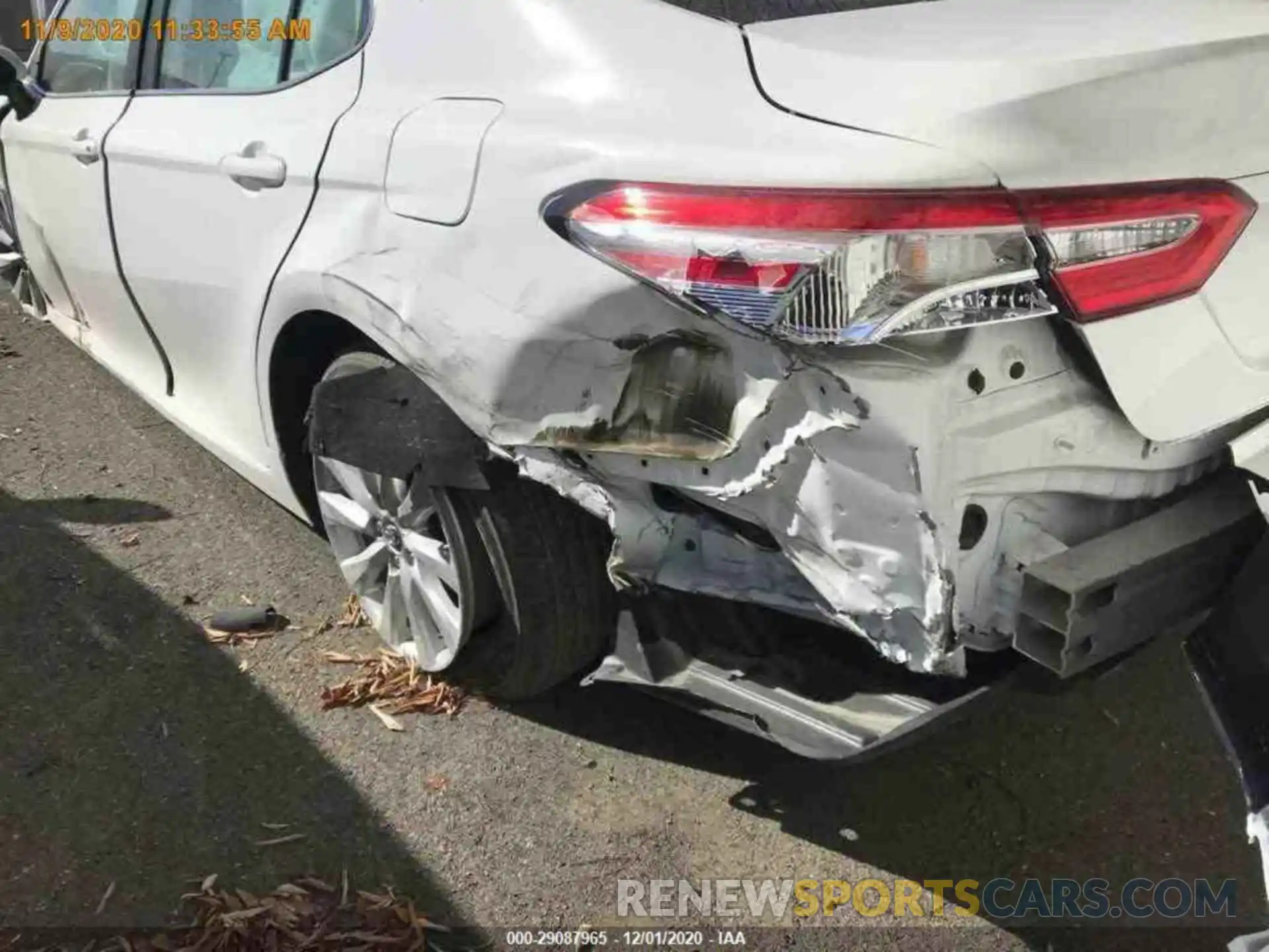 13 Photograph of a damaged car 4T1C11AK1LU917473 TOYOTA CAMRY 2020