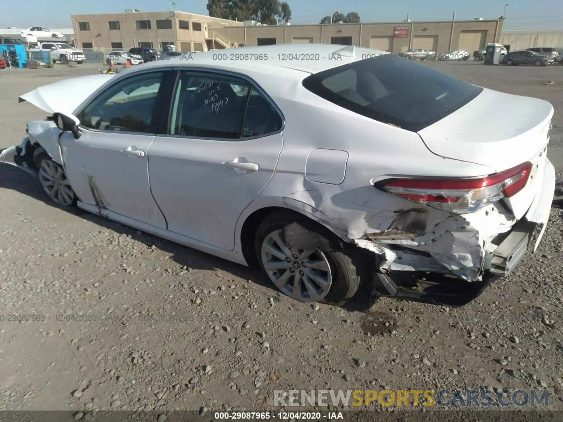 3 Photograph of a damaged car 4T1C11AK1LU917473 TOYOTA CAMRY 2020