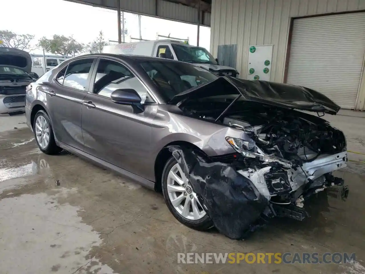 4 Photograph of a damaged car 4T1C11AK1LU923659 TOYOTA CAMRY 2020