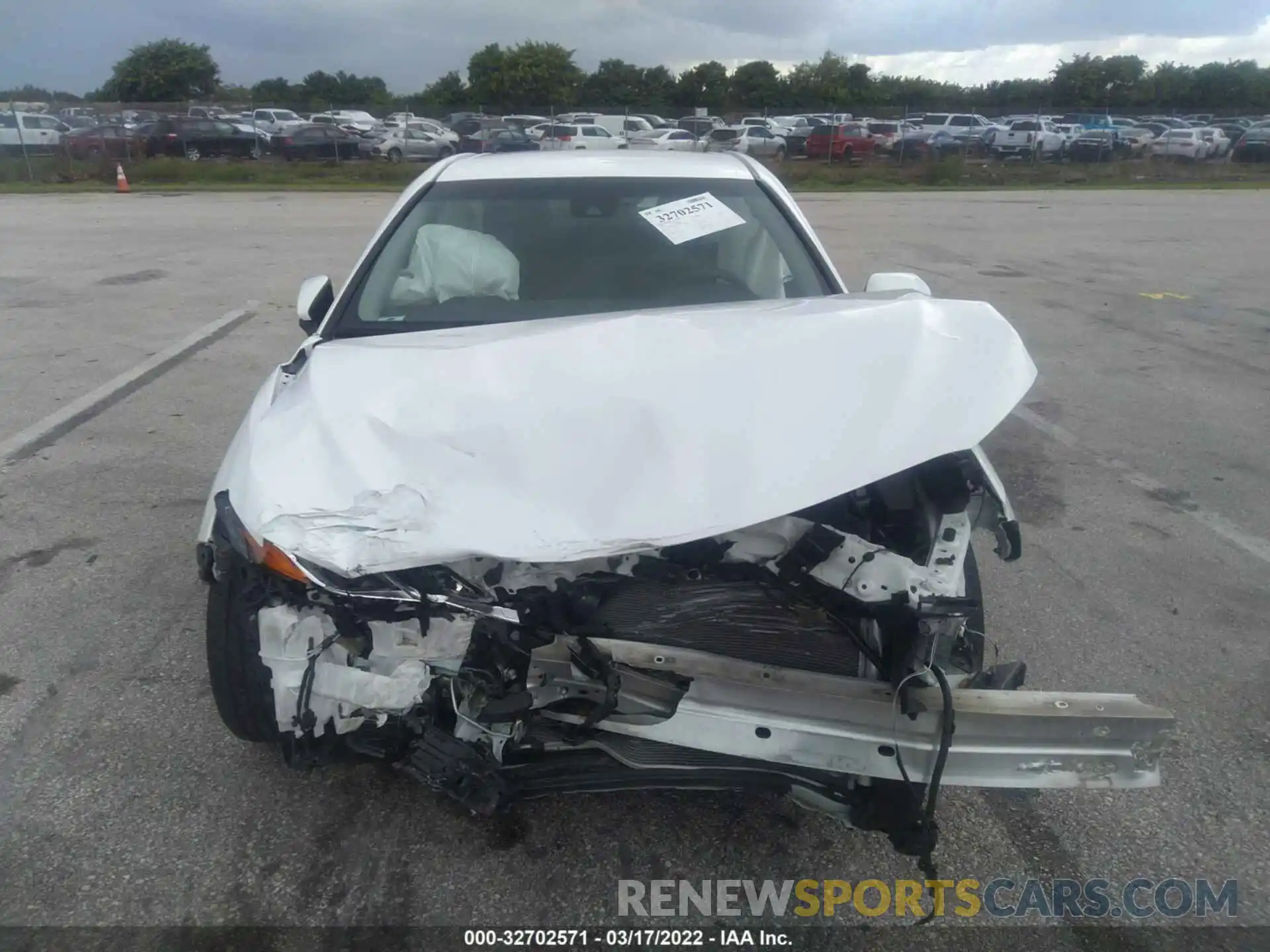 6 Photograph of a damaged car 4T1C11AK1LU928098 TOYOTA CAMRY 2020