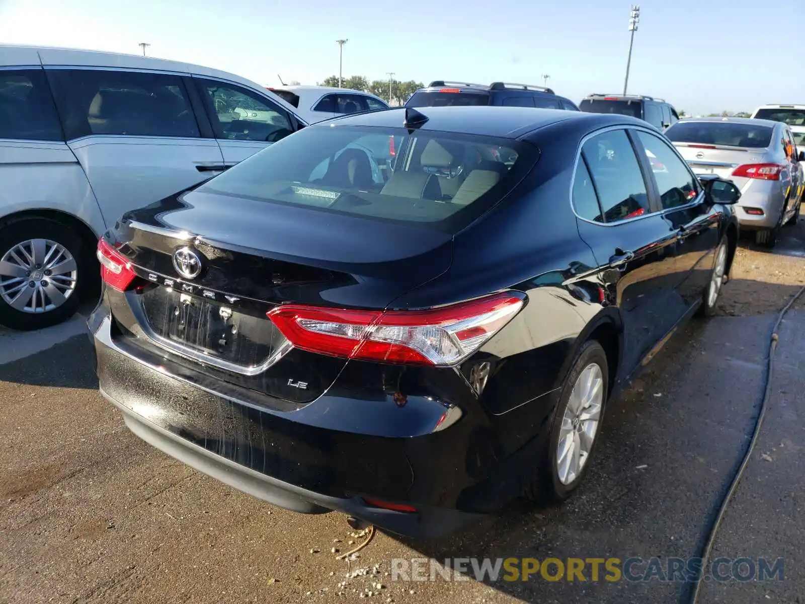 4 Photograph of a damaged car 4T1C11AK1LU929395 TOYOTA CAMRY 2020