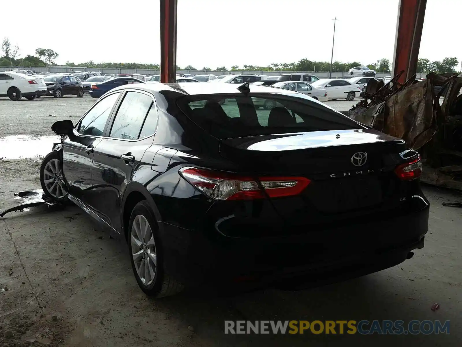 3 Photograph of a damaged car 4T1C11AK1LU931003 TOYOTA CAMRY 2020