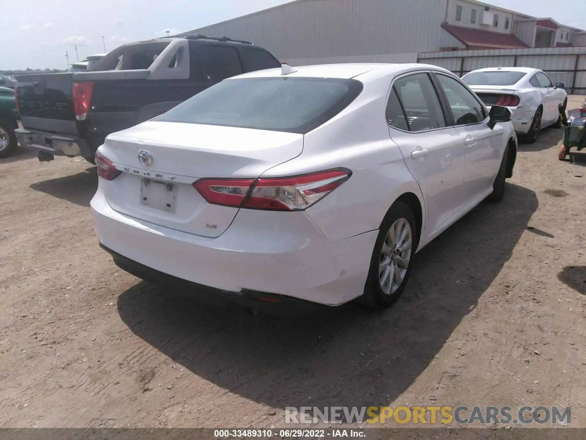 4 Photograph of a damaged car 4T1C11AK1LU931969 TOYOTA CAMRY 2020