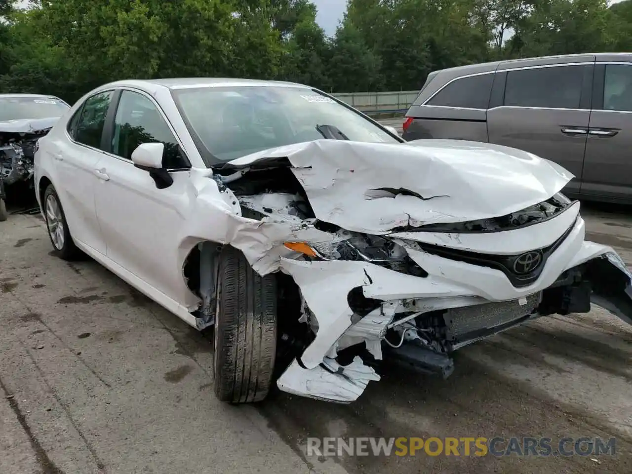 1 Photograph of a damaged car 4T1C11AK1LU943507 TOYOTA CAMRY 2020