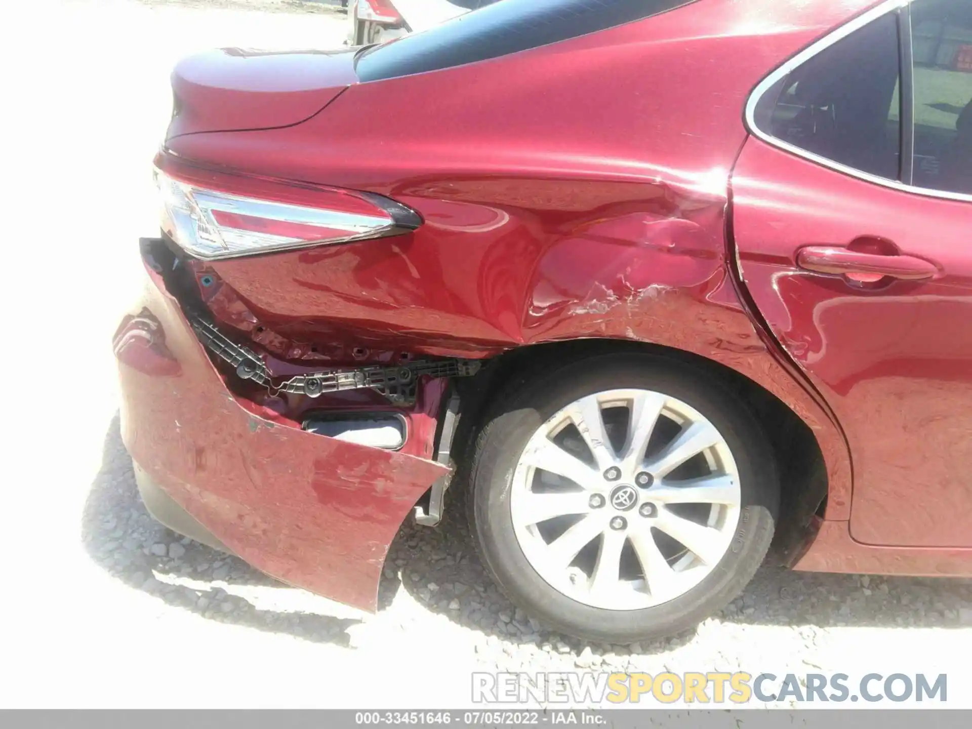 6 Photograph of a damaged car 4T1C11AK1LU945922 TOYOTA CAMRY 2020