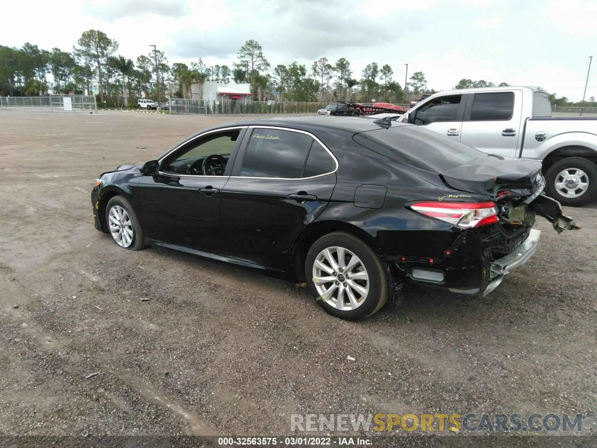 3 Photograph of a damaged car 4T1C11AK1LU953101 TOYOTA CAMRY 2020