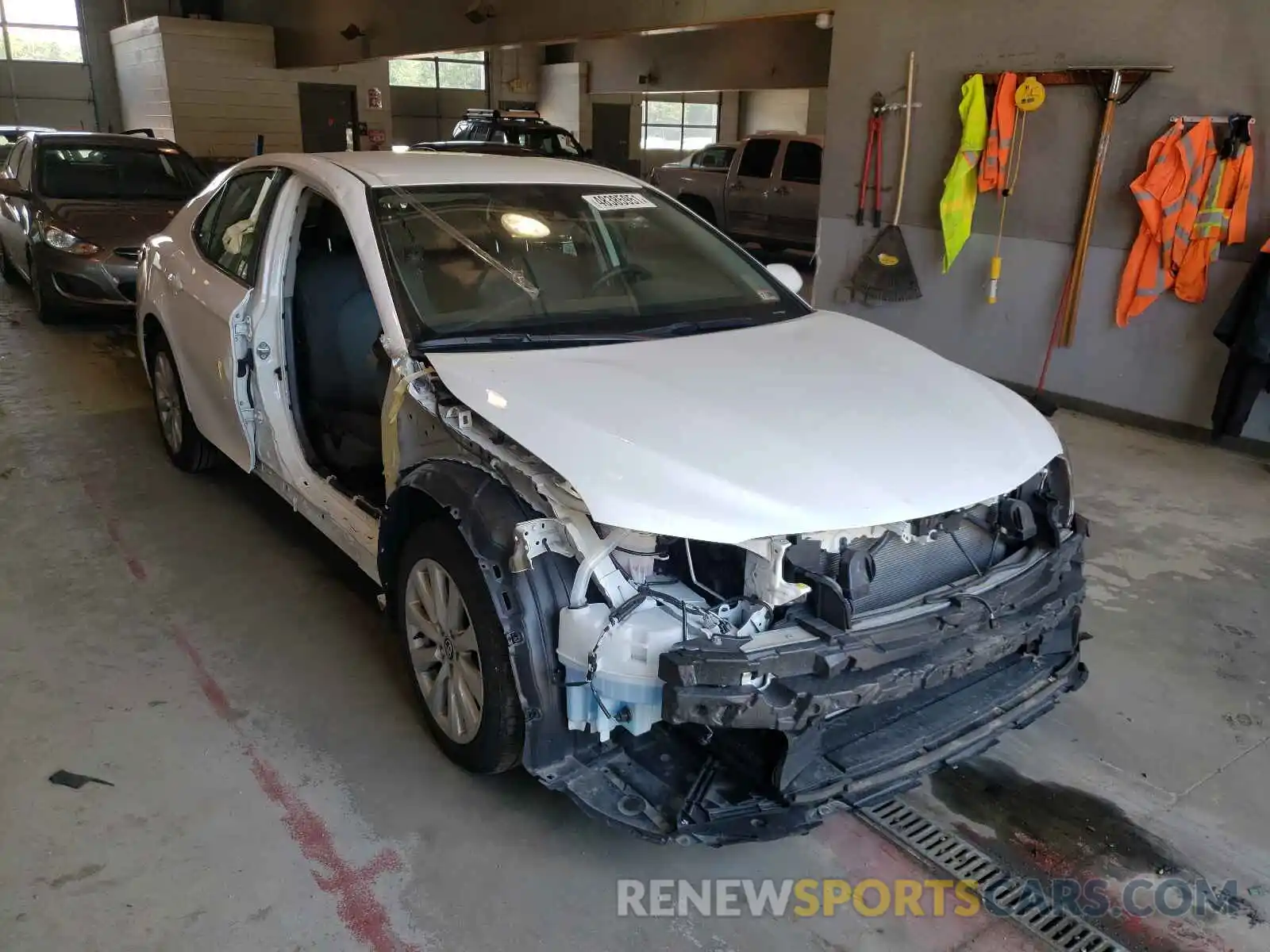 1 Photograph of a damaged car 4T1C11AK1LU978712 TOYOTA CAMRY 2020