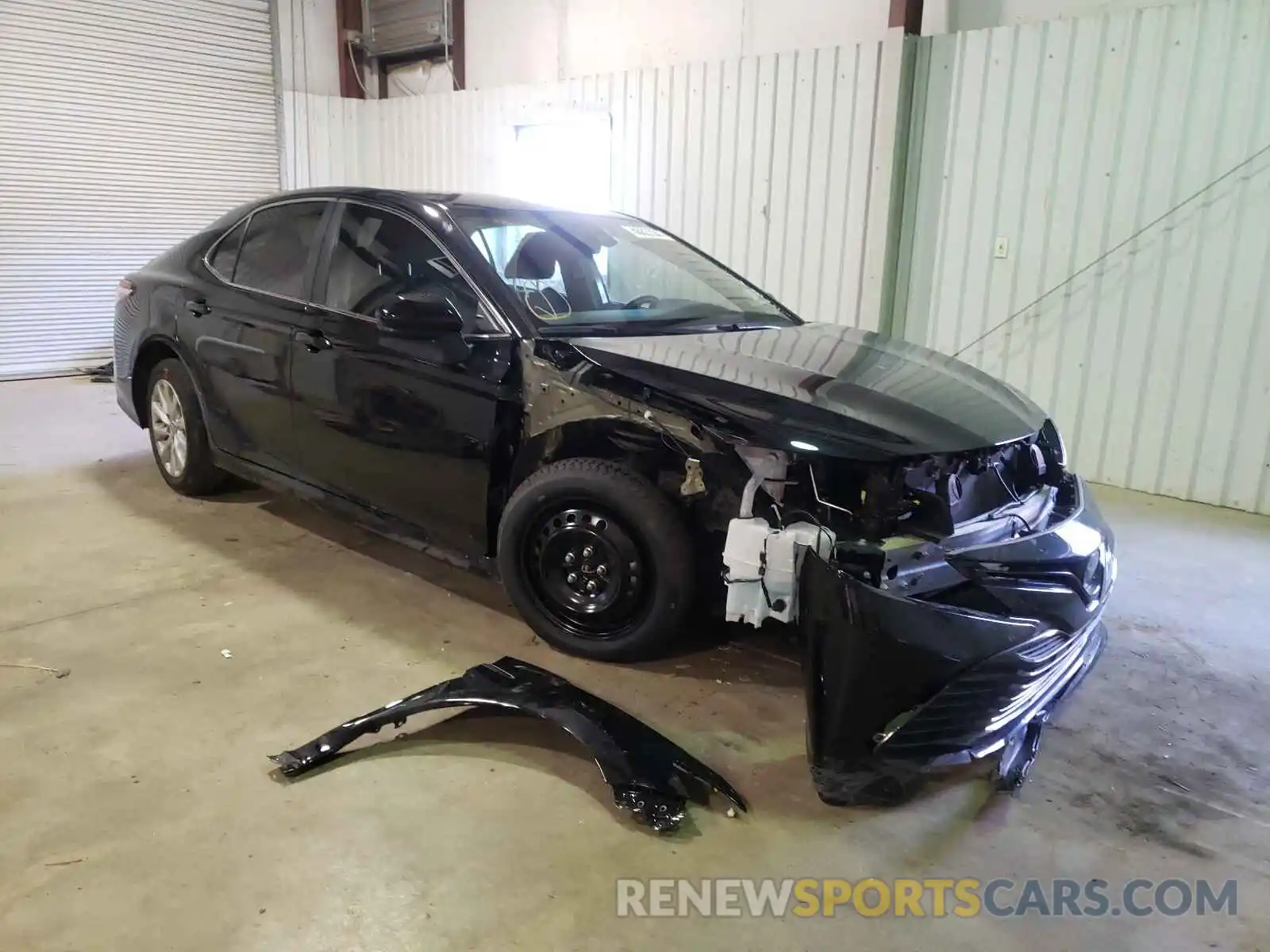 1 Photograph of a damaged car 4T1C11AK1LU979925 TOYOTA CAMRY 2020