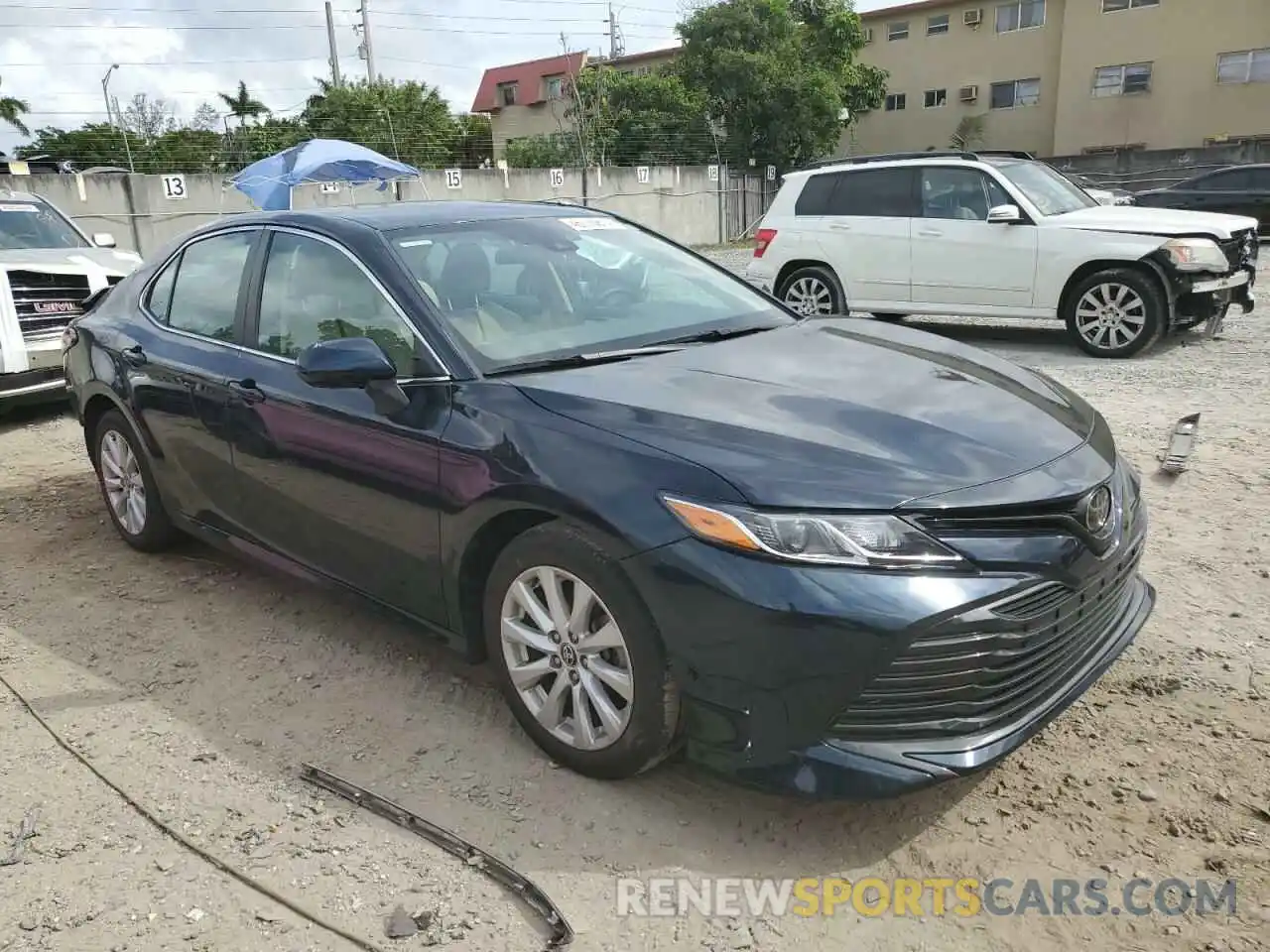 4 Photograph of a damaged car 4T1C11AK1LU983232 TOYOTA CAMRY 2020