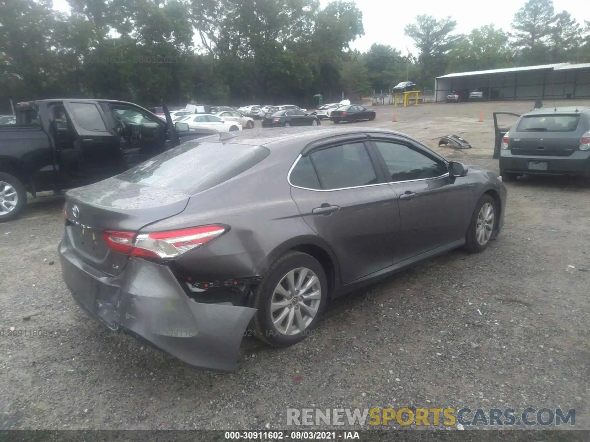 4 Photograph of a damaged car 4T1C11AK1LU985899 TOYOTA CAMRY 2020