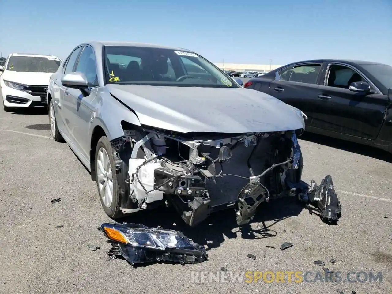 1 Photograph of a damaged car 4T1C11AK1LU991315 TOYOTA CAMRY 2020