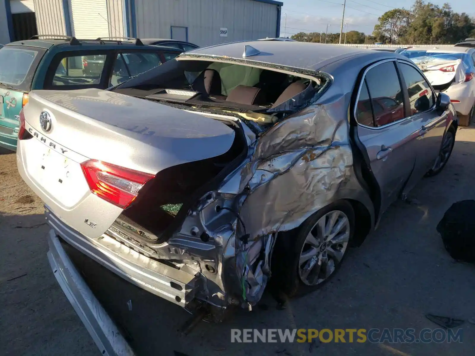 4 Photograph of a damaged car 4T1C11AK1LU995140 TOYOTA CAMRY 2020