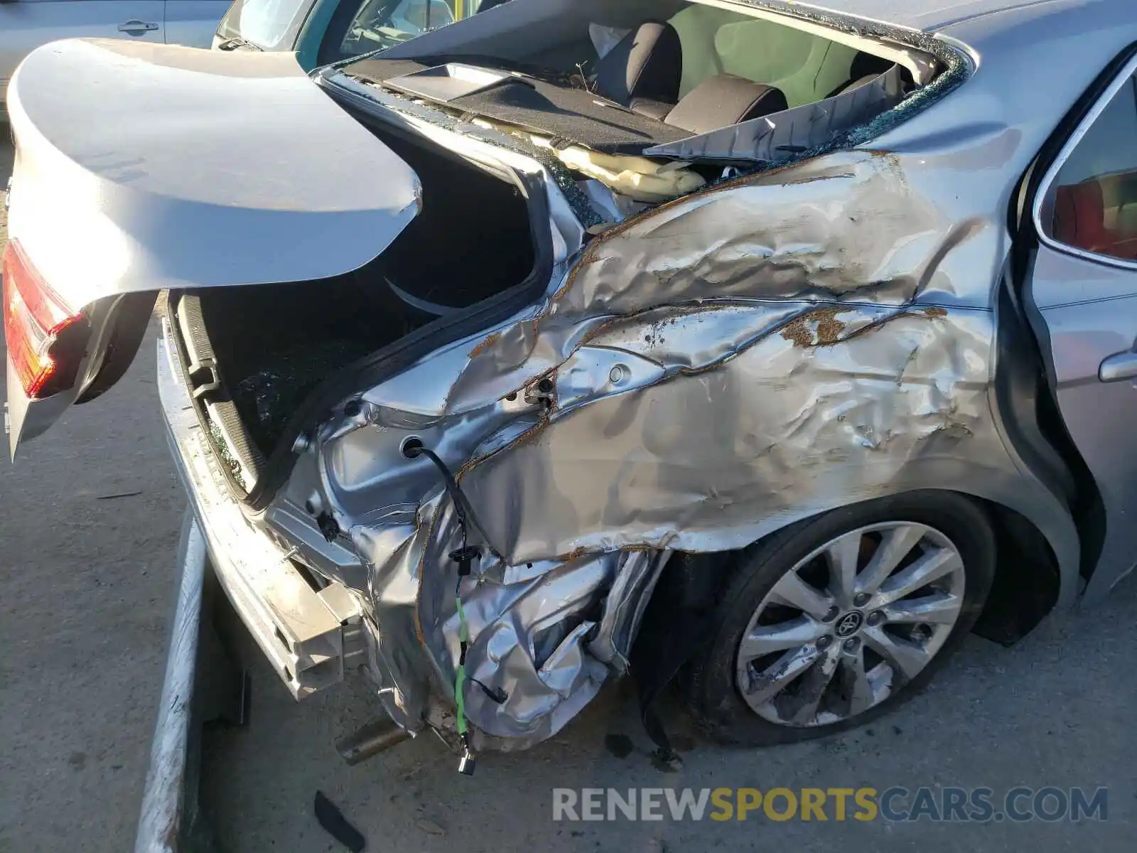 9 Photograph of a damaged car 4T1C11AK1LU995140 TOYOTA CAMRY 2020