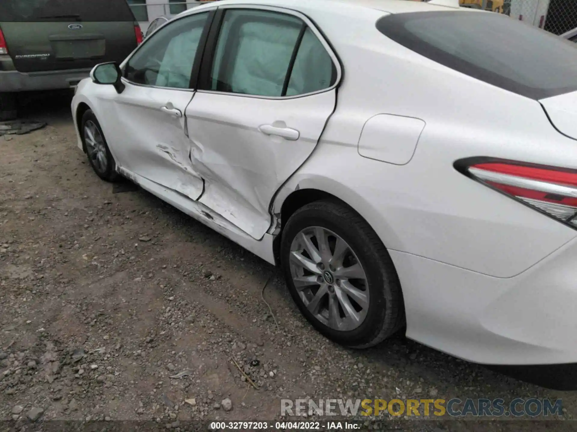 6 Photograph of a damaged car 4T1C11AK2LU301300 TOYOTA CAMRY 2020